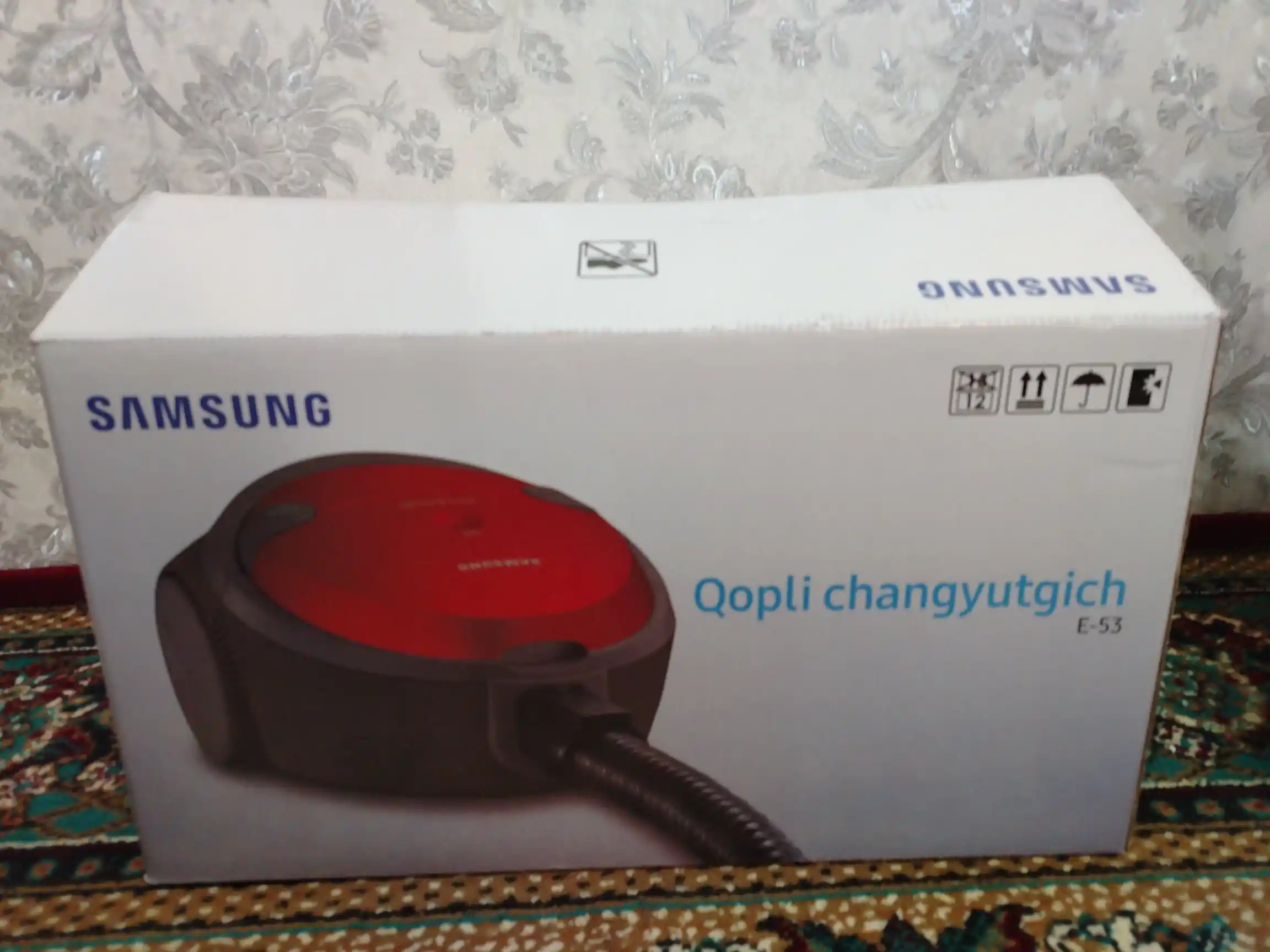 Пылесос Samsung VCC5377C3K/UZ 2000/420Вт  уборка: сухая, мешок, 2.4 литр