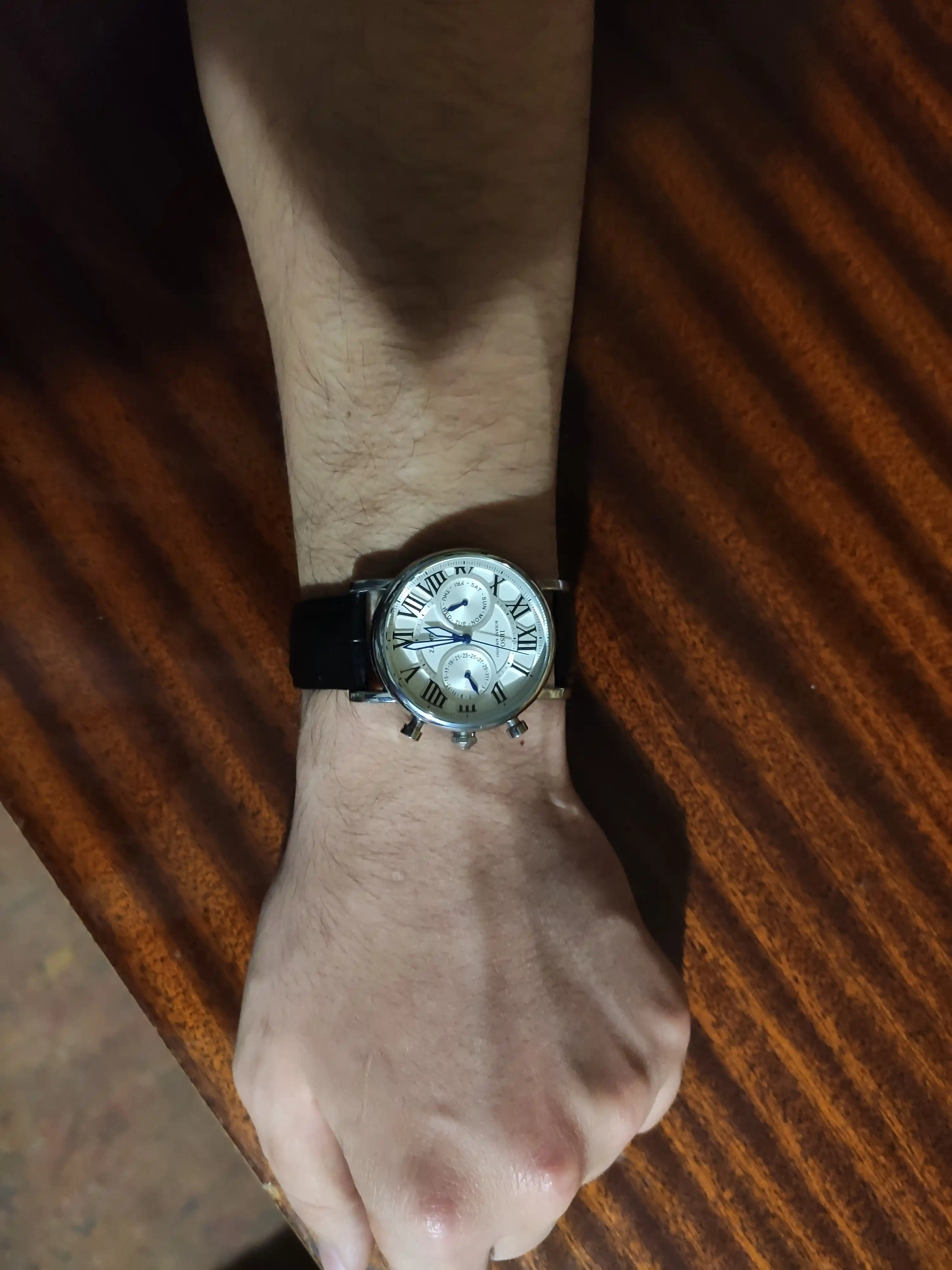 Erkaklar uchun klassik uslubdagi "IBSO" qol soati sovga qutisi bilan birga