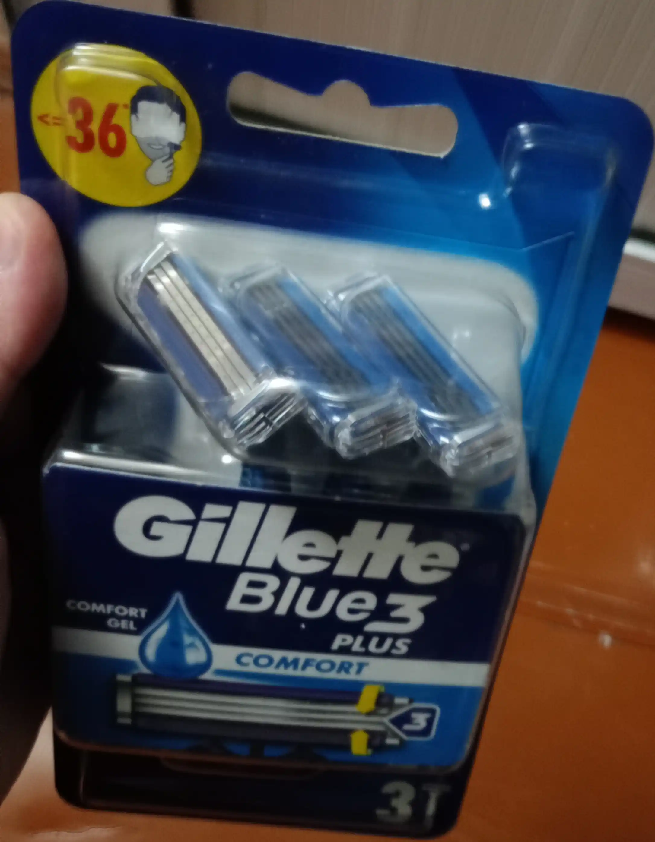Gillette Bir martalik erkaklar ustarasi Blue3 Comfort Plus, 3 ta tig‘li, 3 dona, suzuvchi bosh