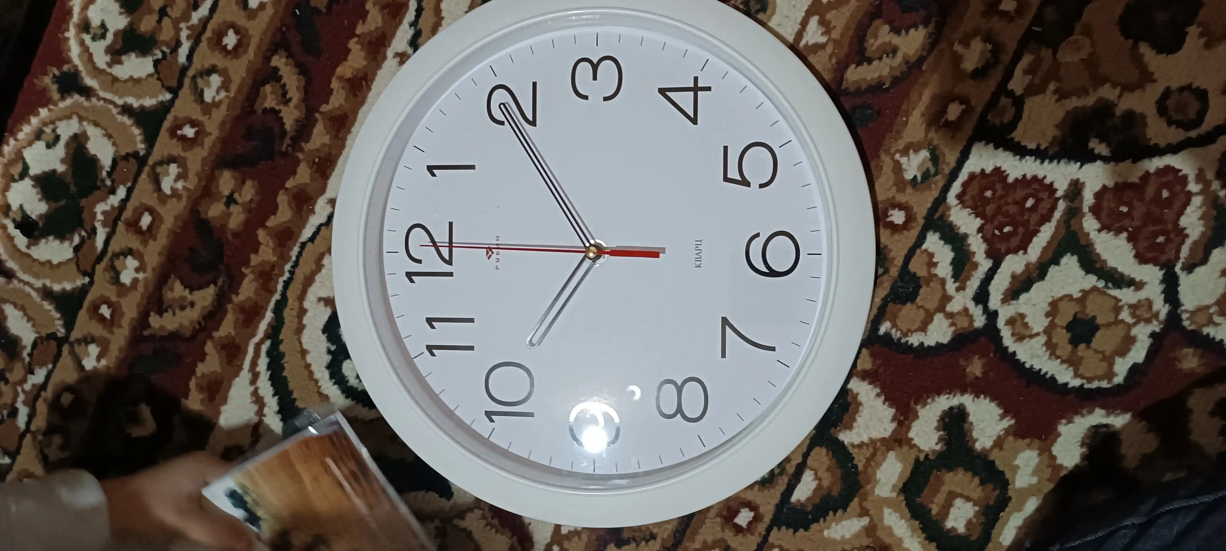 Ovozsiz dumaloq devor soati, diametri 29 sm, sovg'a sifatida batareya