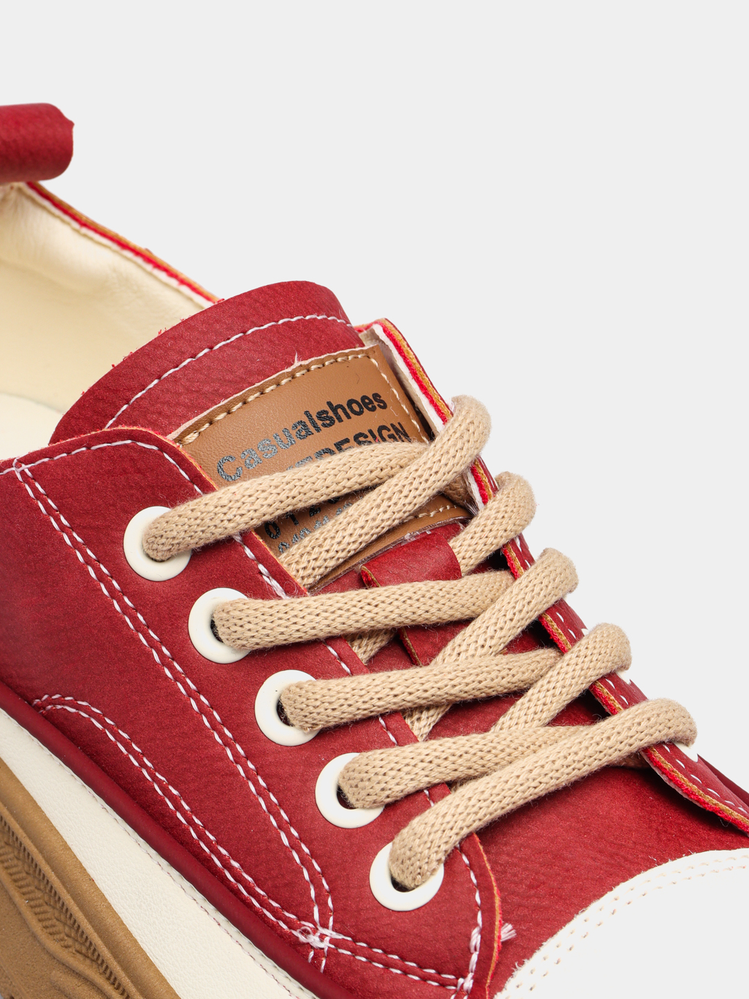 Kiyinish xonasida yalangoch erkaklar onlayn Yaxshi sifatli zoravonlik bilan video