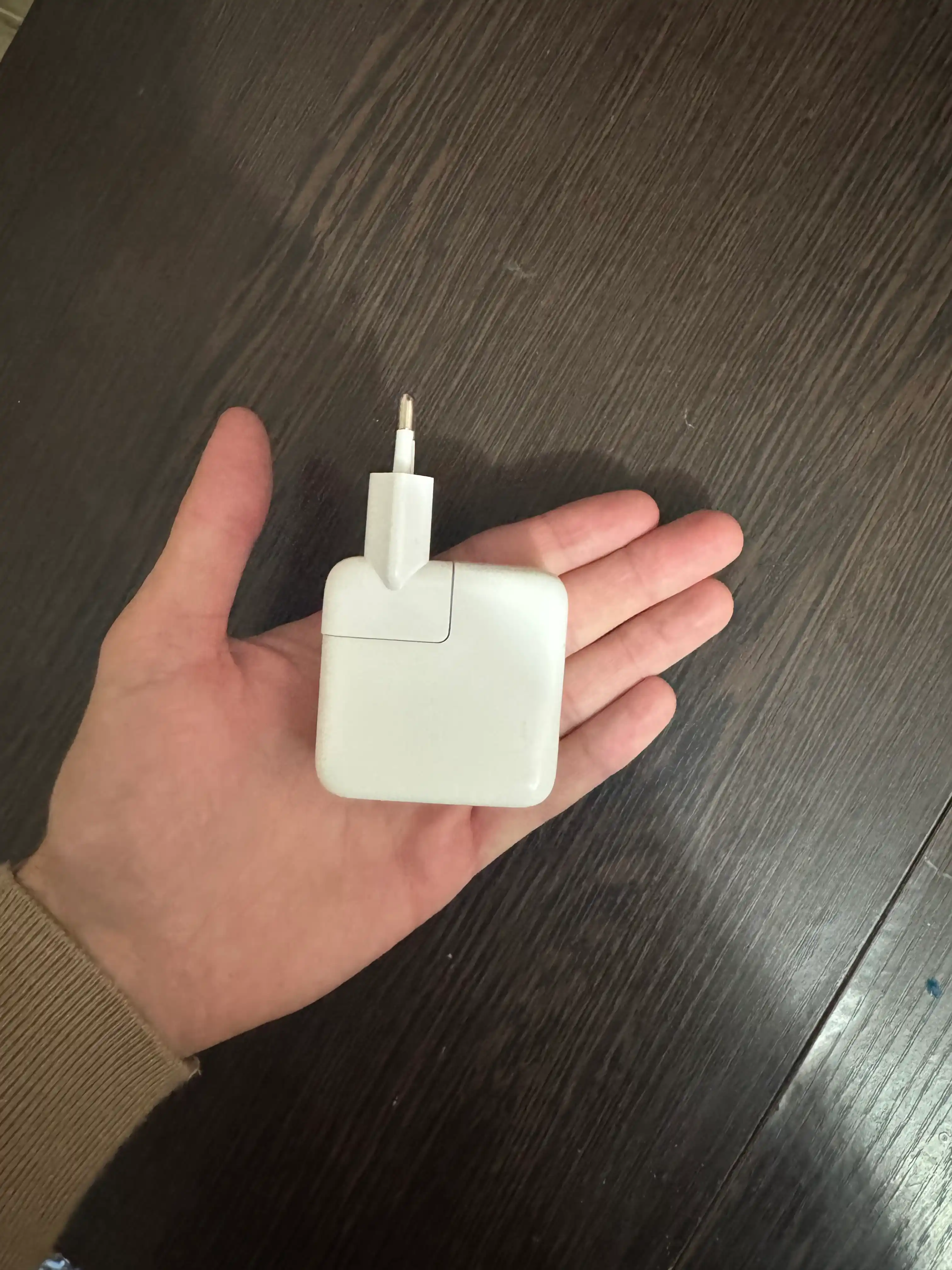 MacBook va iPad uchun EuroPlug adapteri, EuroPlug bilan quvvatlash adapteri