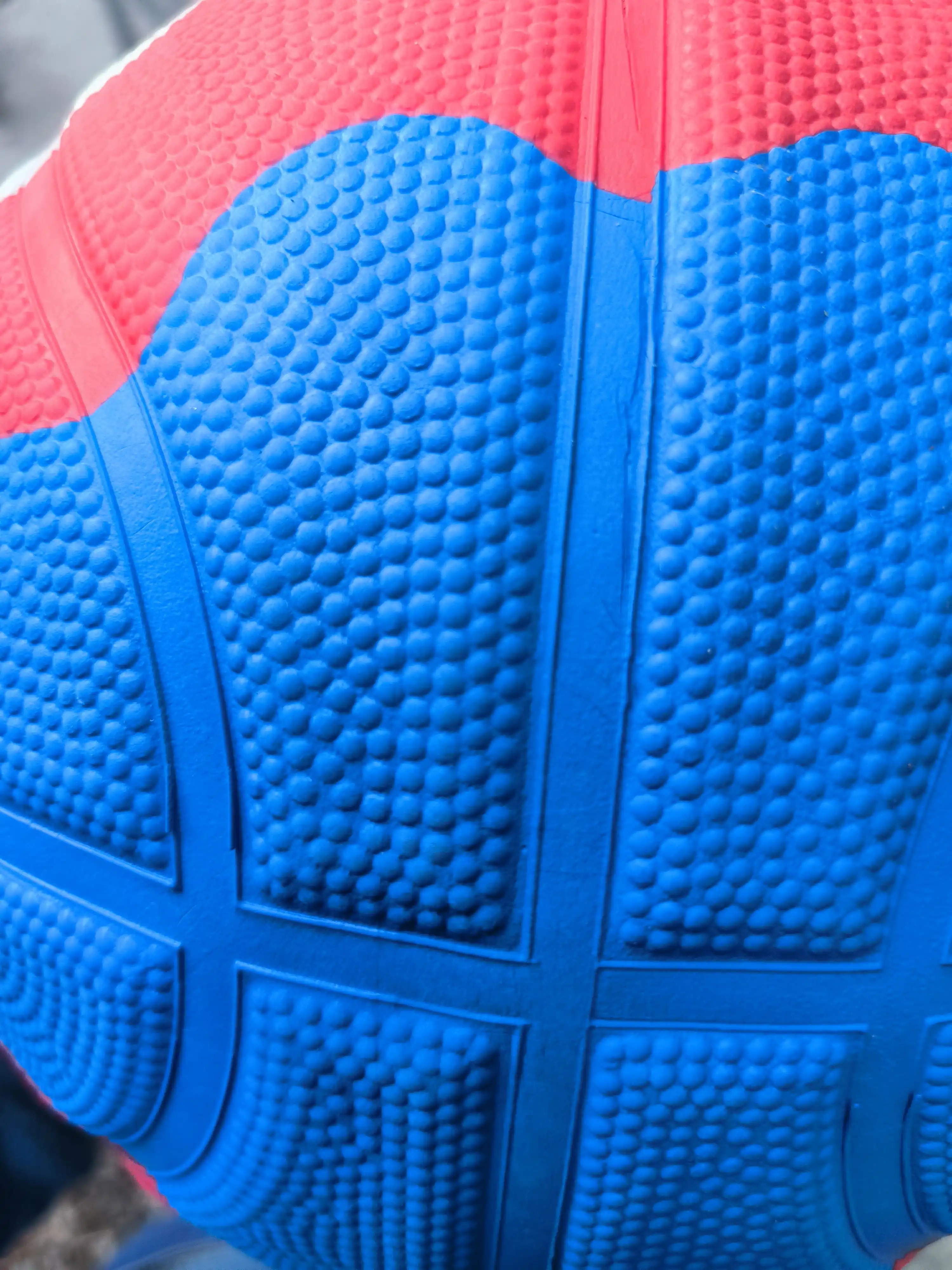 Basketbol to'pi Gravity, ko'pikli rezina, o'lcham 7
