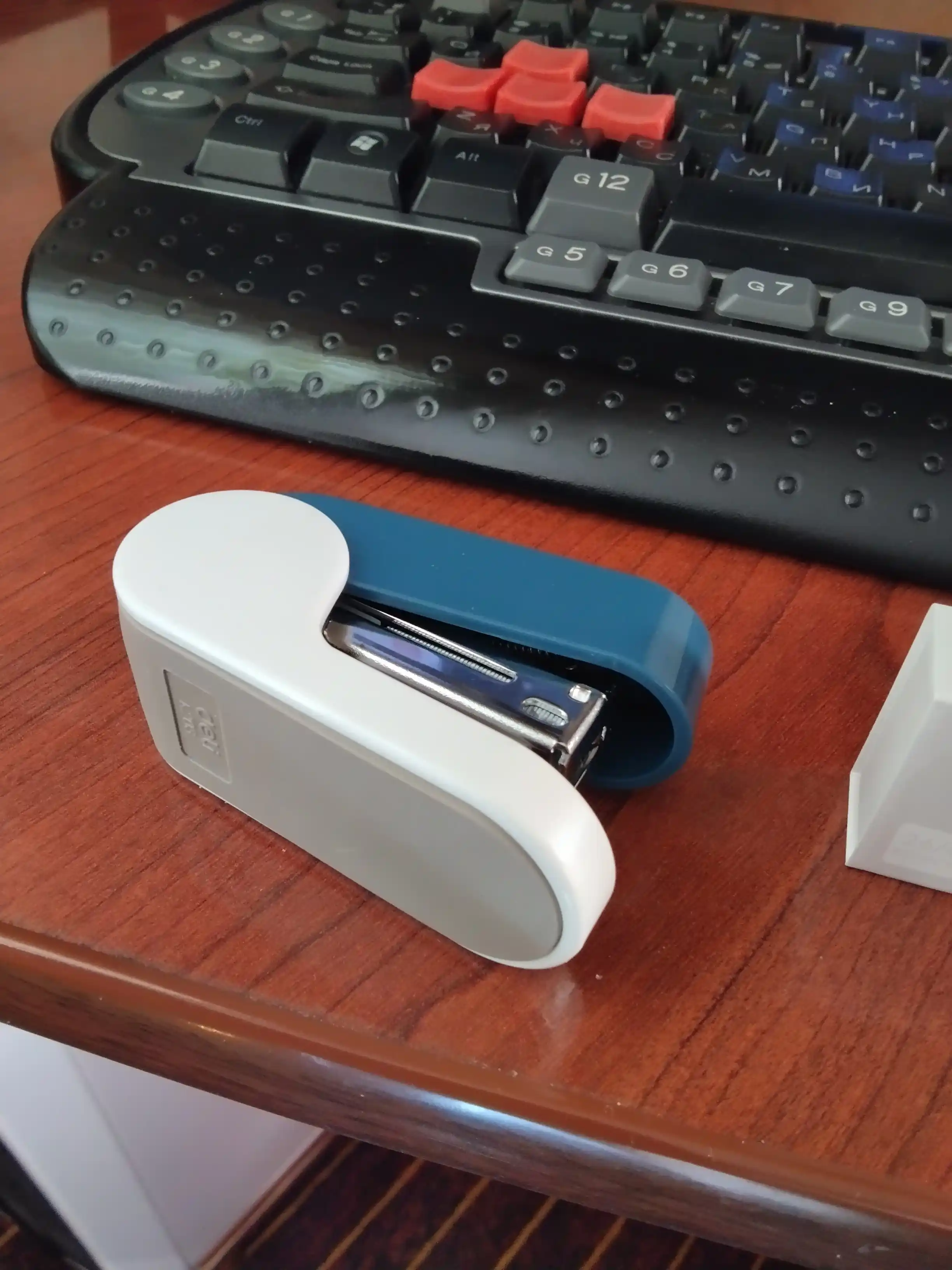 Степлер Deli EK203 Blue