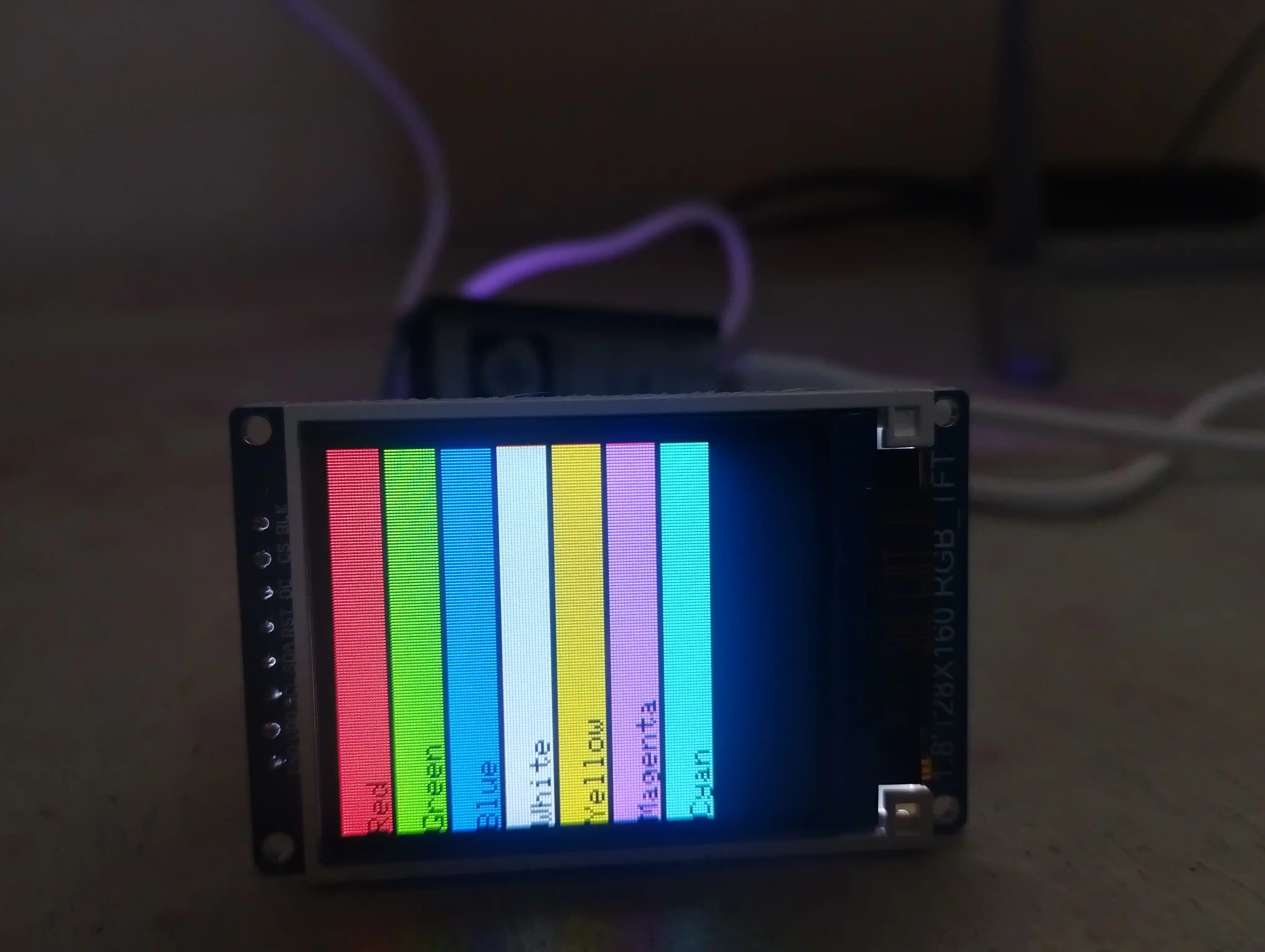 LCD displey rangi 128160, 1,8" TFT (ST7735S)