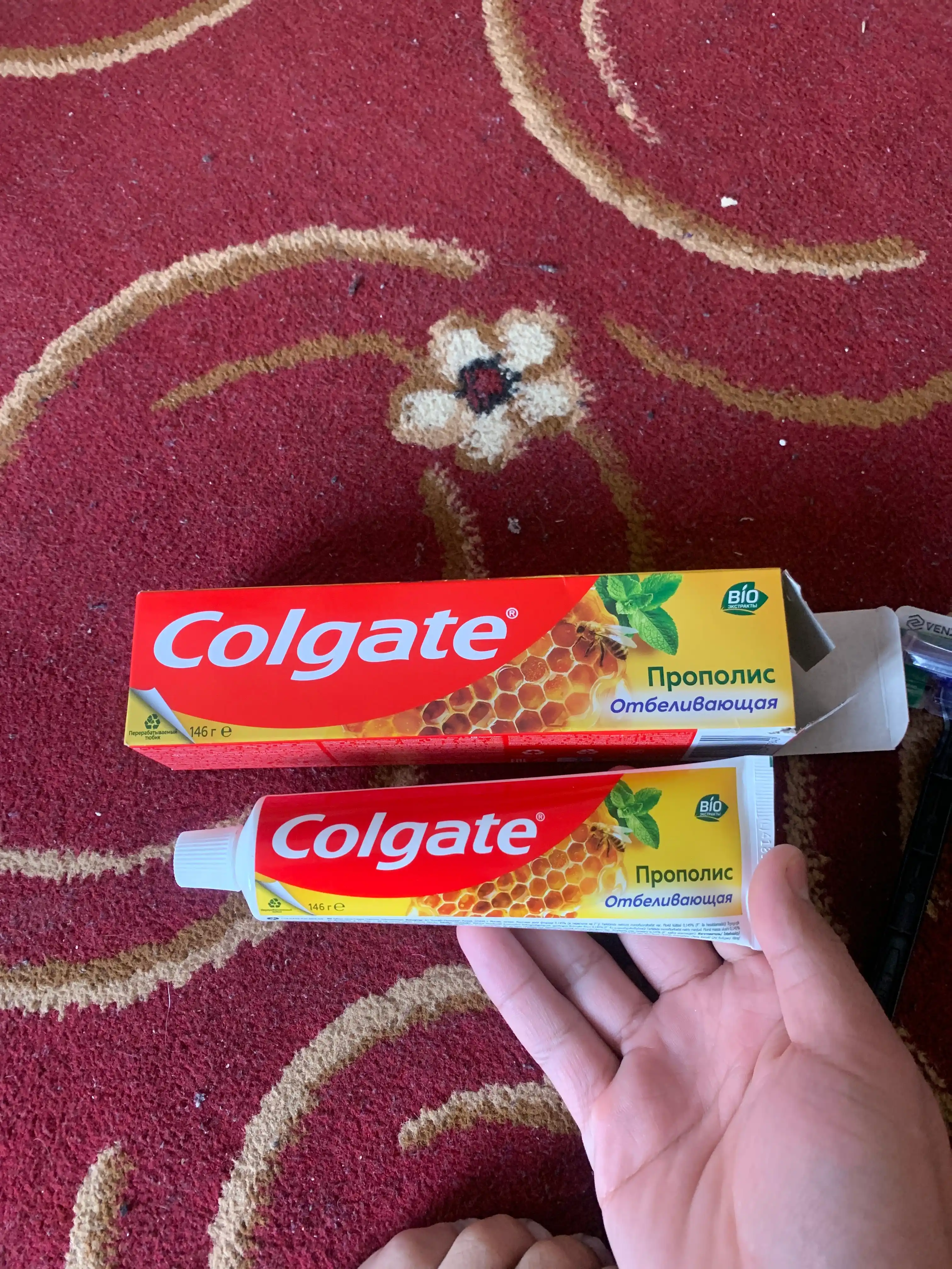 Зубная паста Colgate Прополис отбеливающая с натуральными ингредиентами, 100 мл