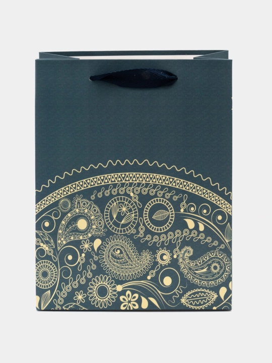 Sovg'a paketlari 18x23 sm. Qalin qog'oz har kuni uchun