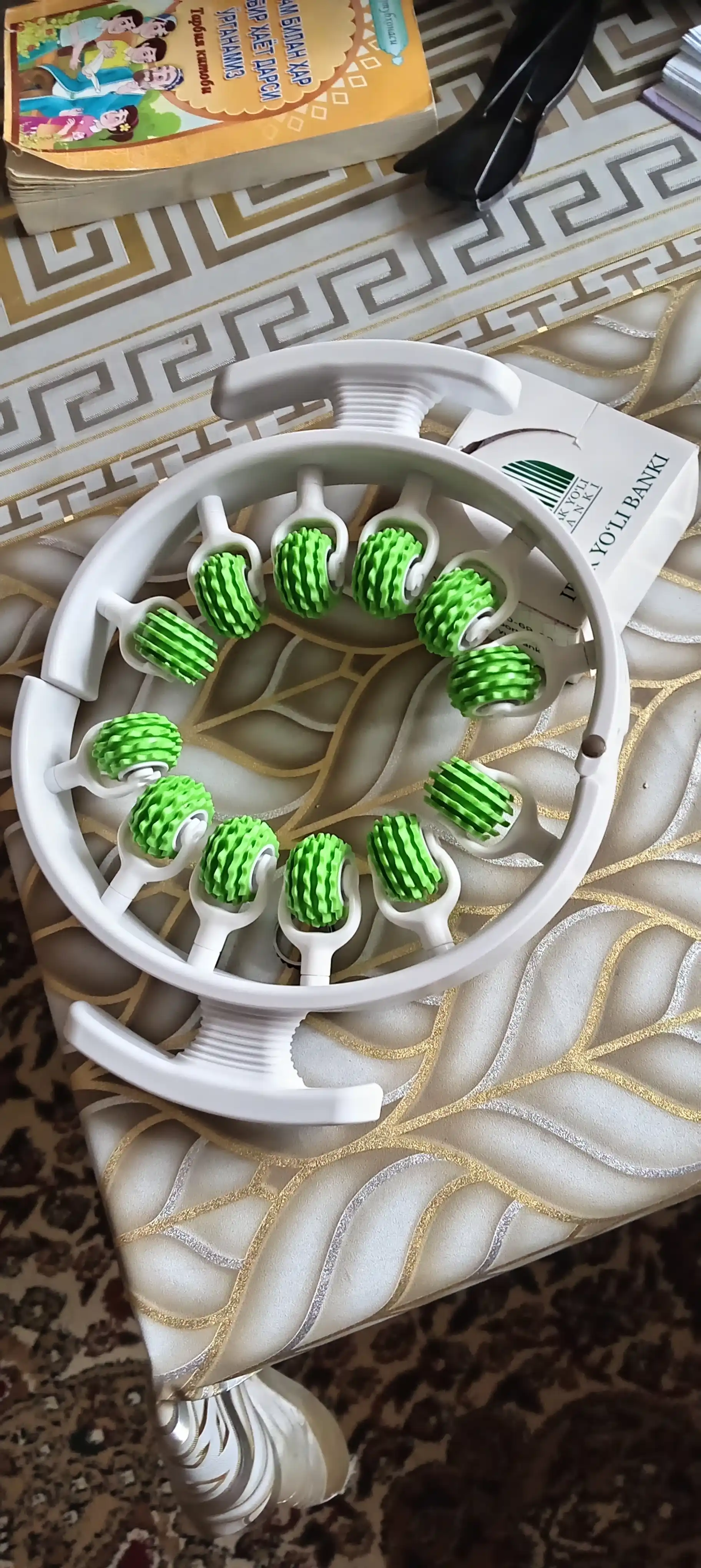 Роликовый массажер для шеи, белый
