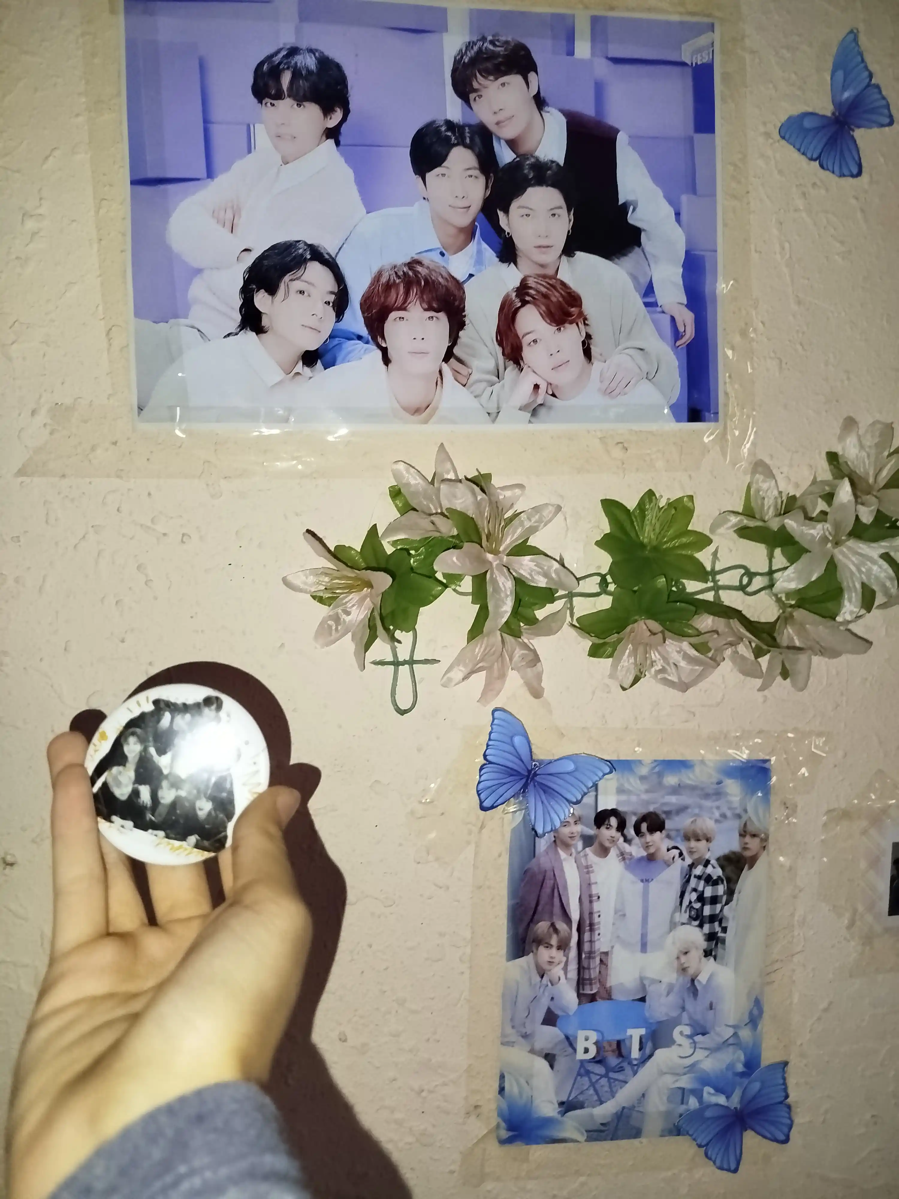Mashhur koreys guruhining BTS nishonlari, 58 mm