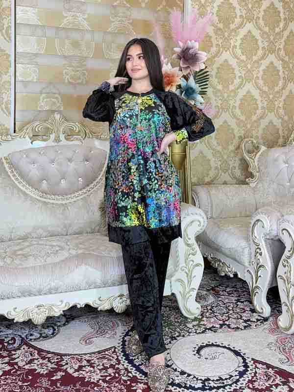 Ayollar uyda kiyim almashtiradilar