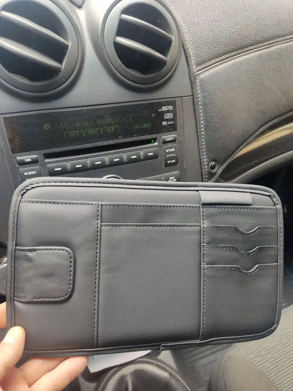 Avtomobil quyosh niqobi ostida organizator, eko-charm