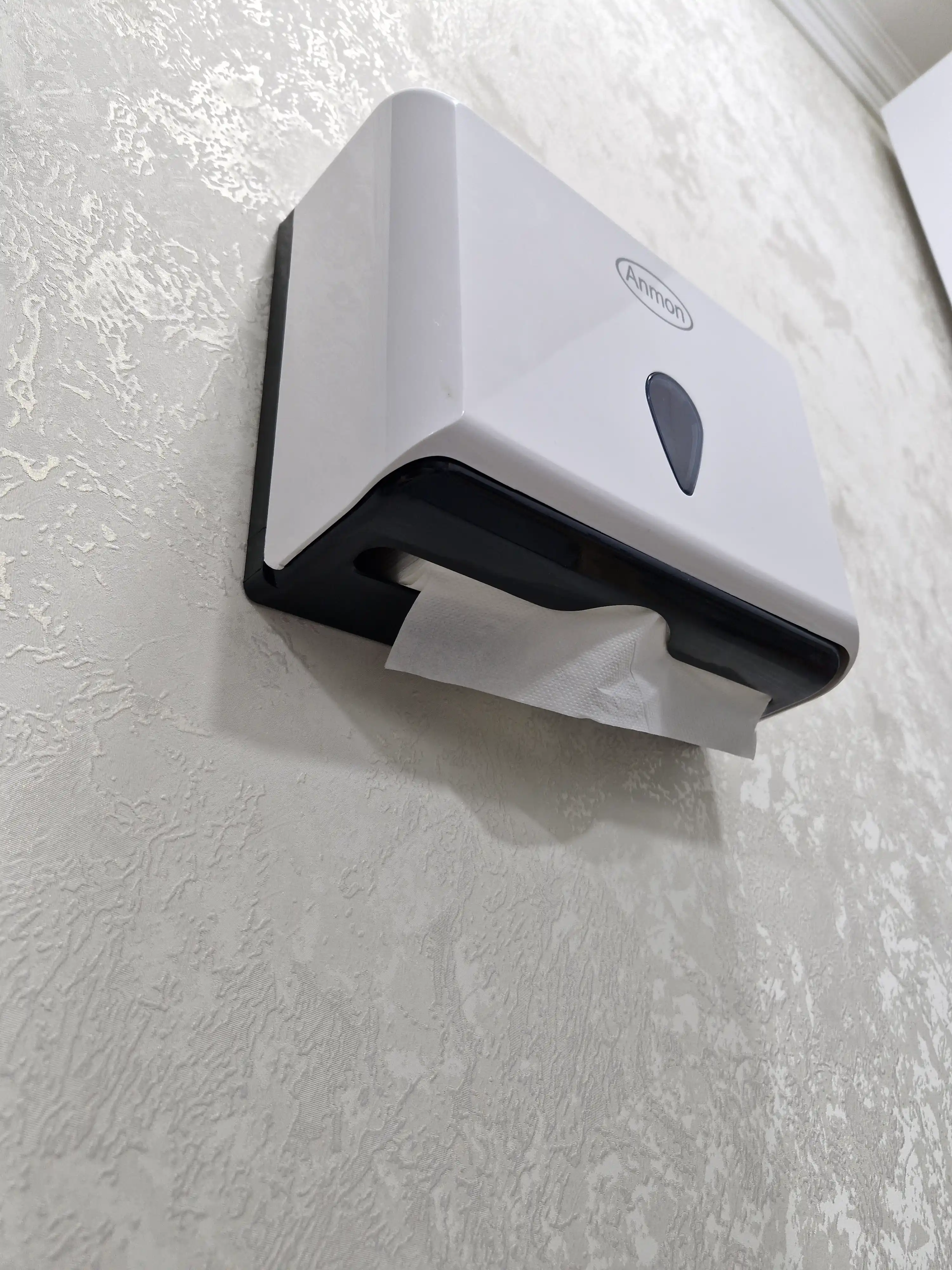 Qog`oz sochiqlar uchun dispenser