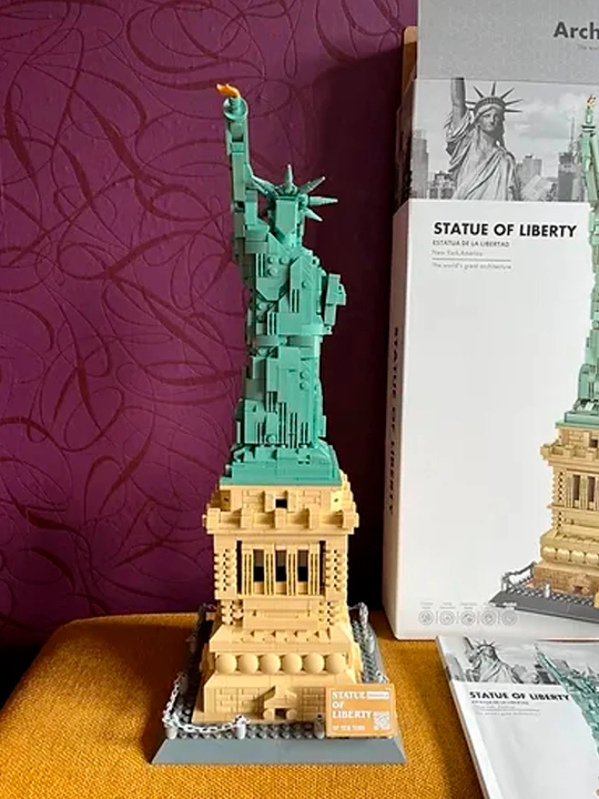 Конструктор LEGO, со всемирно известными зданиями, для взрослых и детей