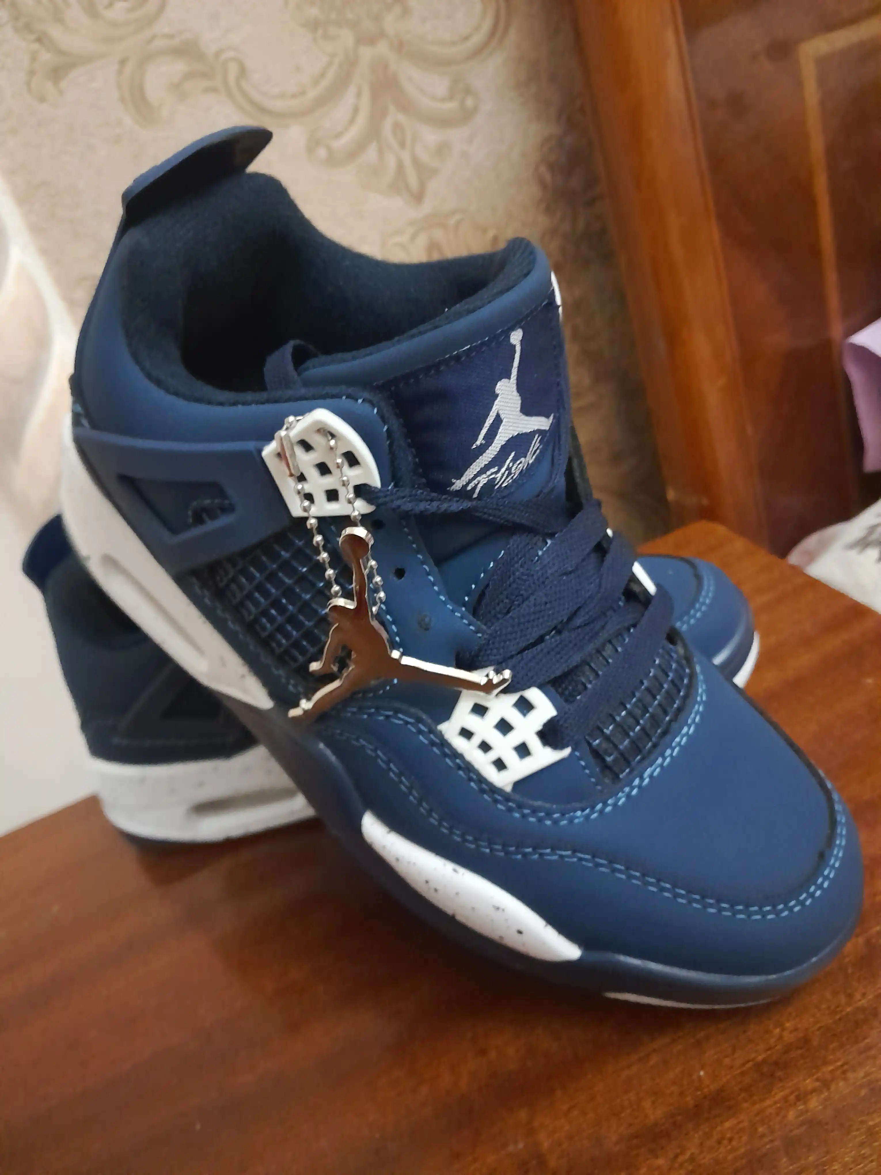 Erkaklar uchun krossovkalar Air jordan, bahor va yoz uchun