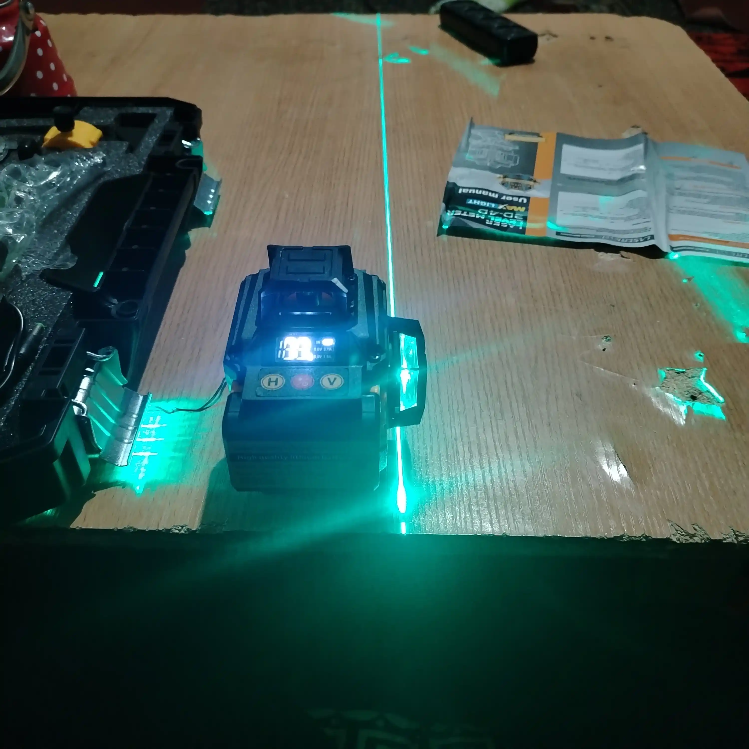 Лазерный уровень со штативом 4D 16L
