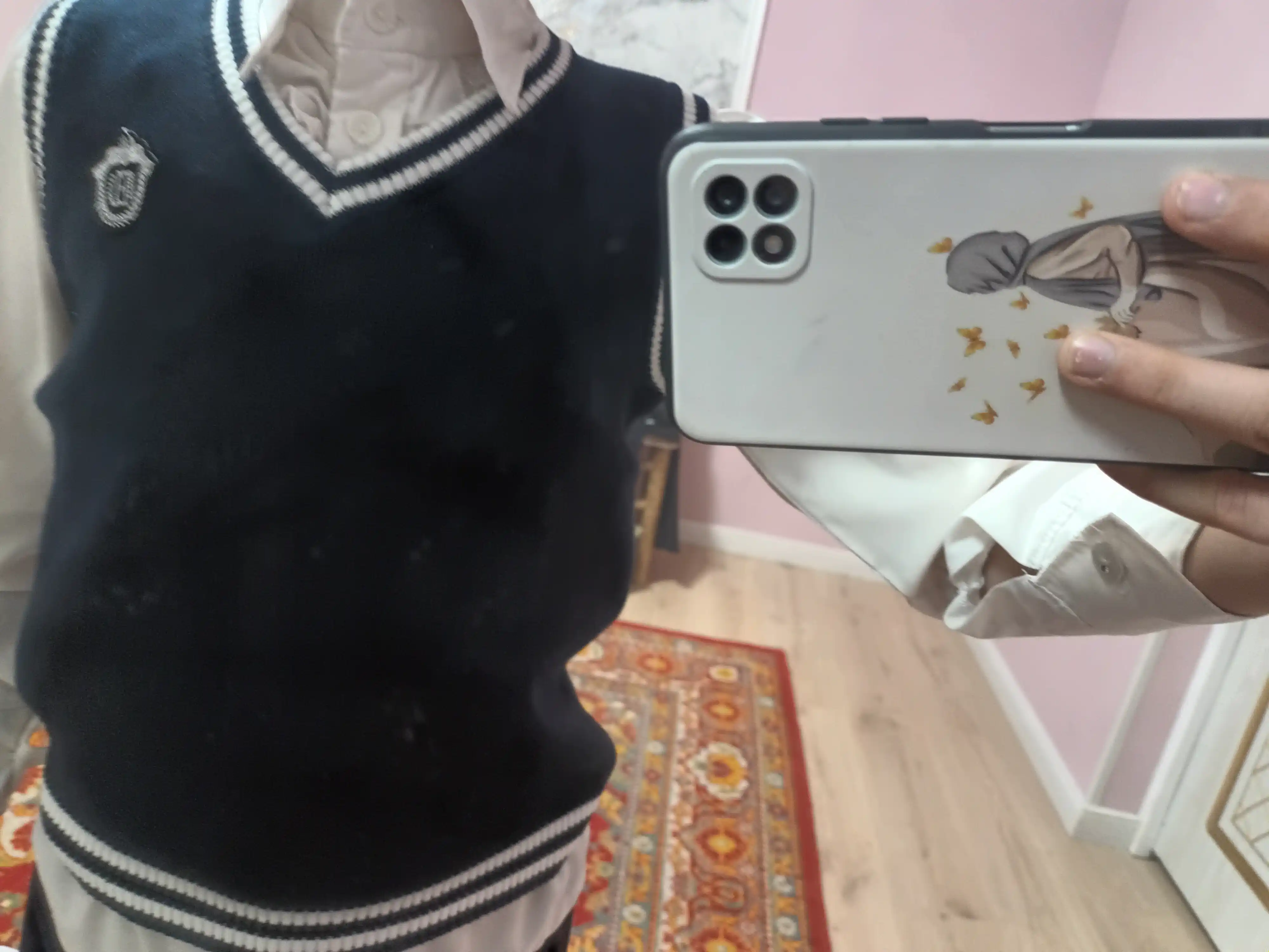 Maktab trikotaj jiletkasi. Ogil va qiz bolalar uchun trikotaj jiletka, nimcha