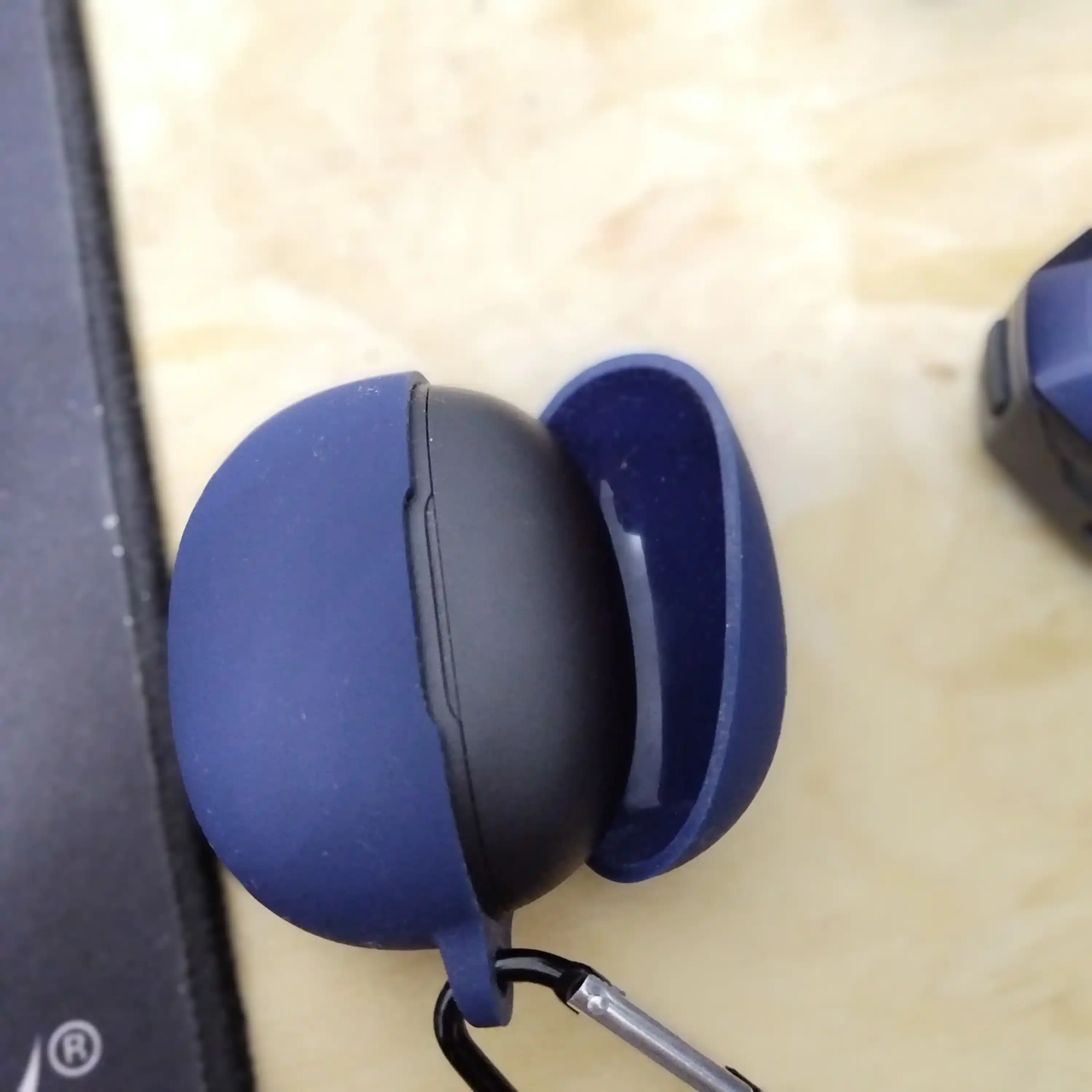 Чехол для наушников Realme buds T100,T110 силиконовый