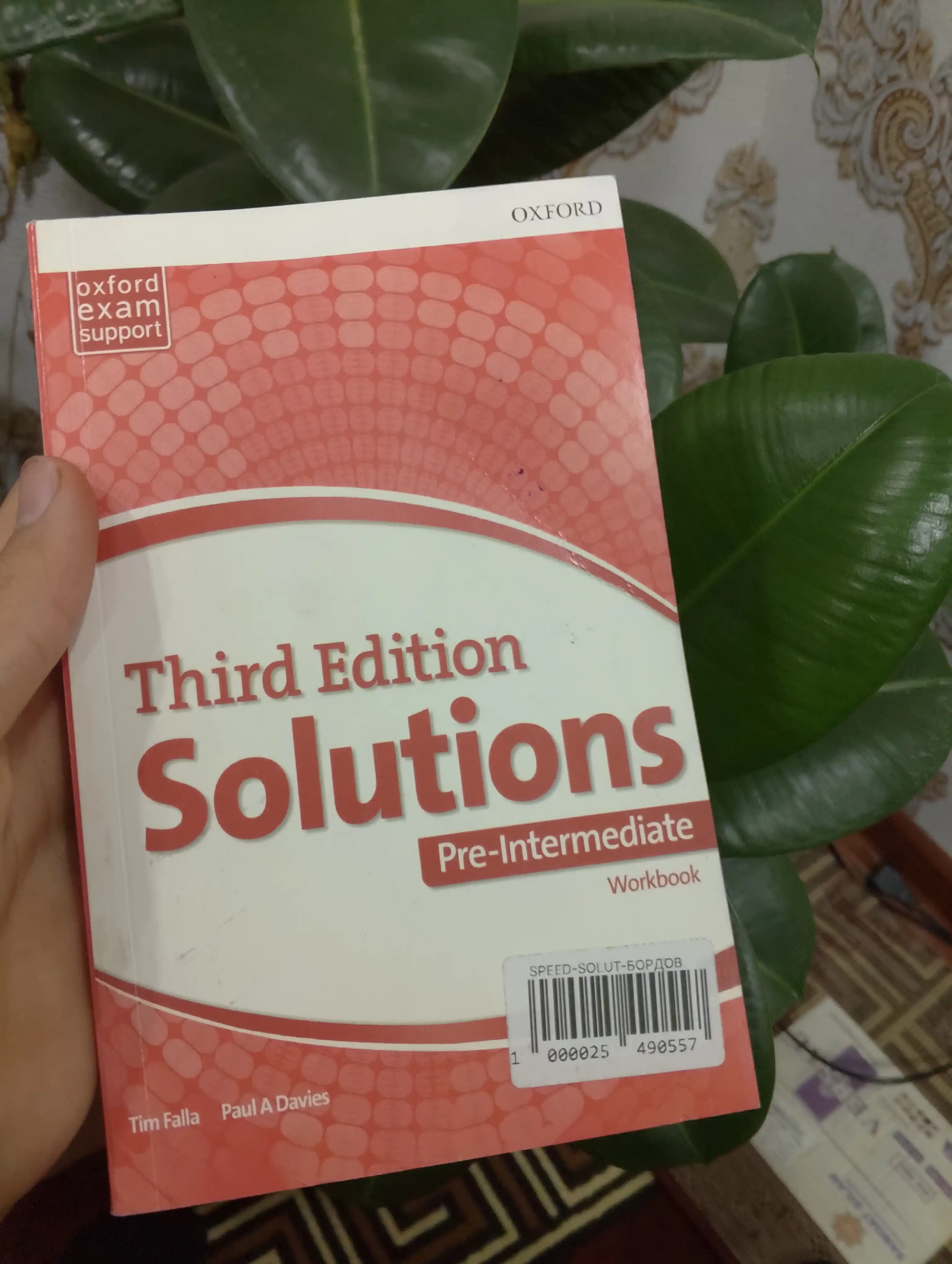 Solutions Third Edition — Elementary va Pre-Intermediate, Student’s Book va Workbook