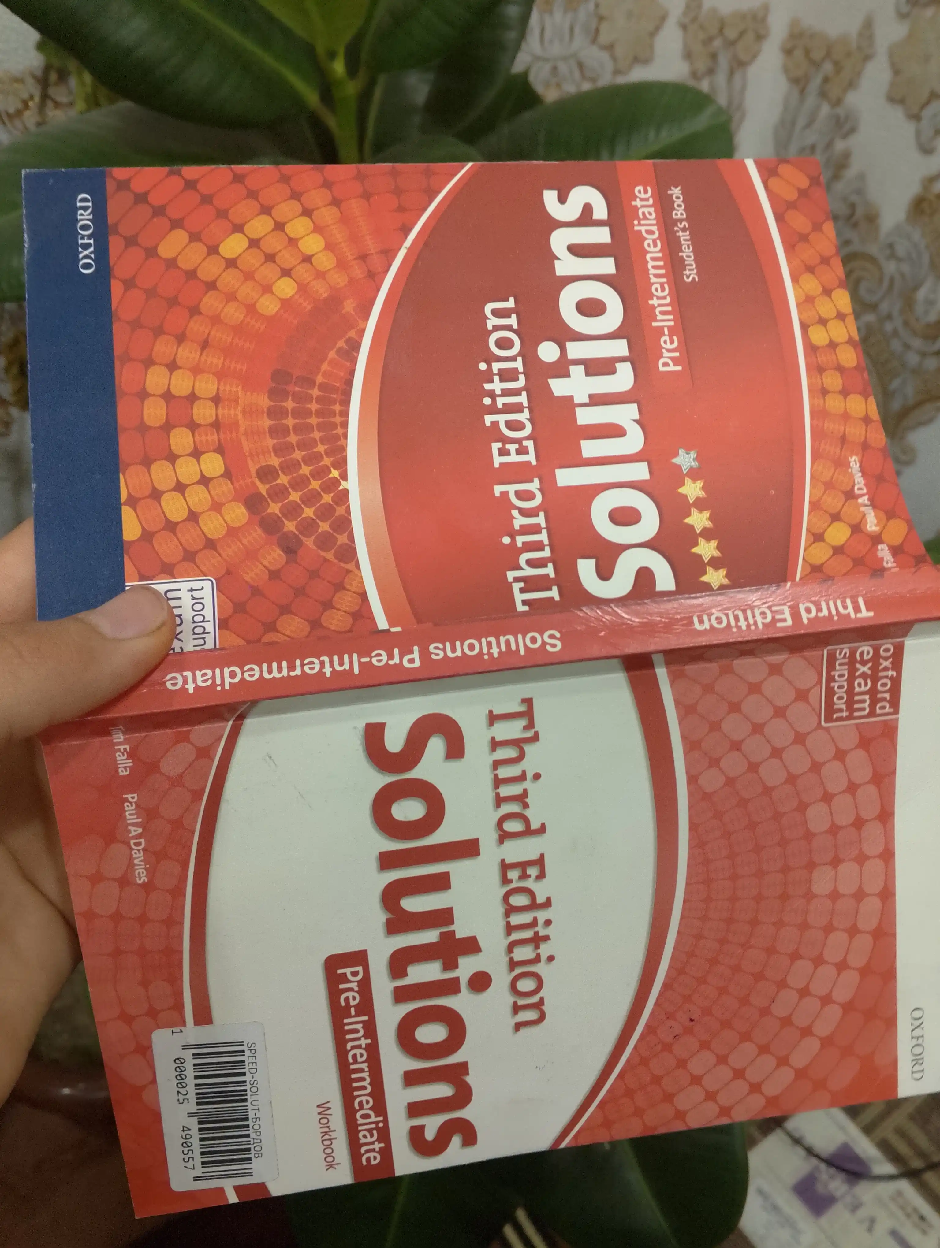 Solutions Third Edition — Elementary va Pre-Intermediate, Student’s Book va Workbook