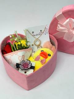Кораллово-розовый