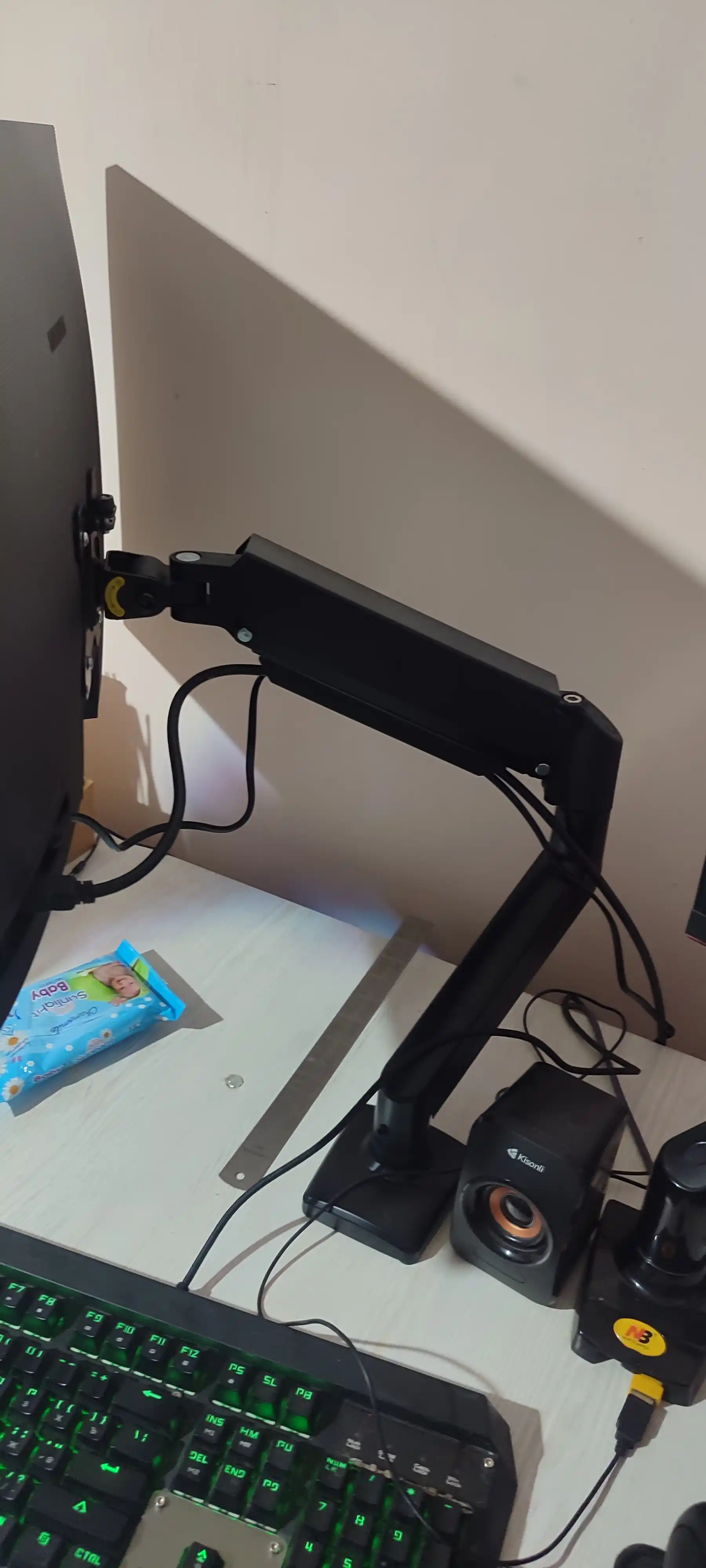 Monitorlar uchun kronshteyn M1. Stolga buriluvchan kronshteyn, monitor uchun