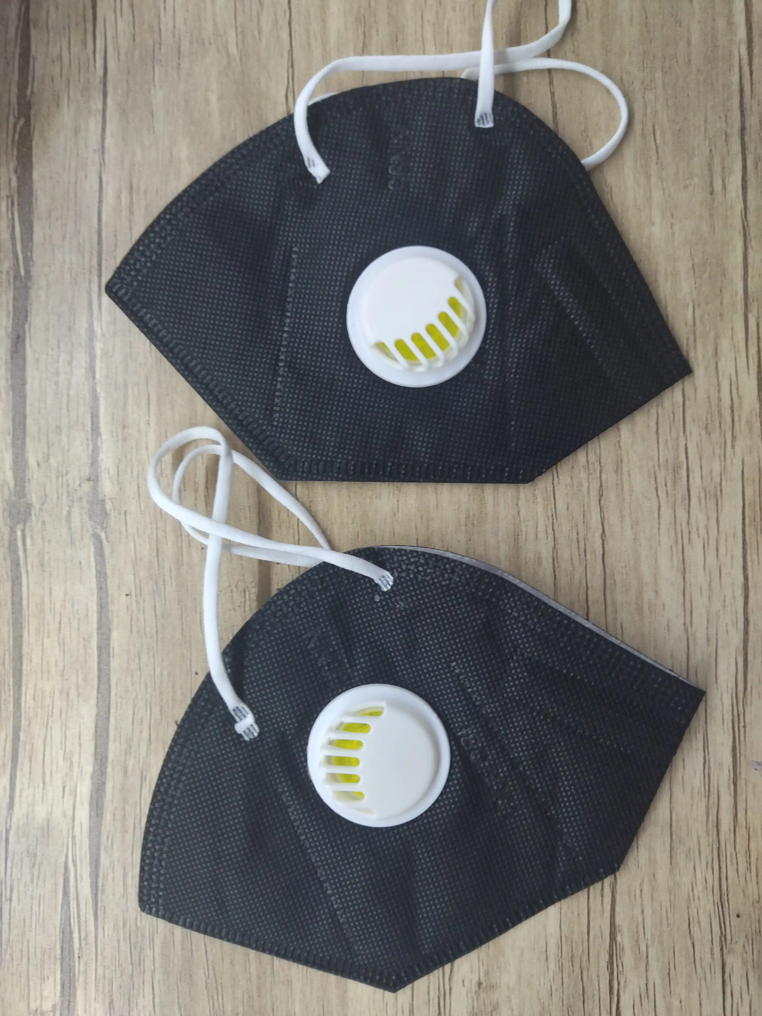 Tibbiy niqob, klapanli respirator KN 95