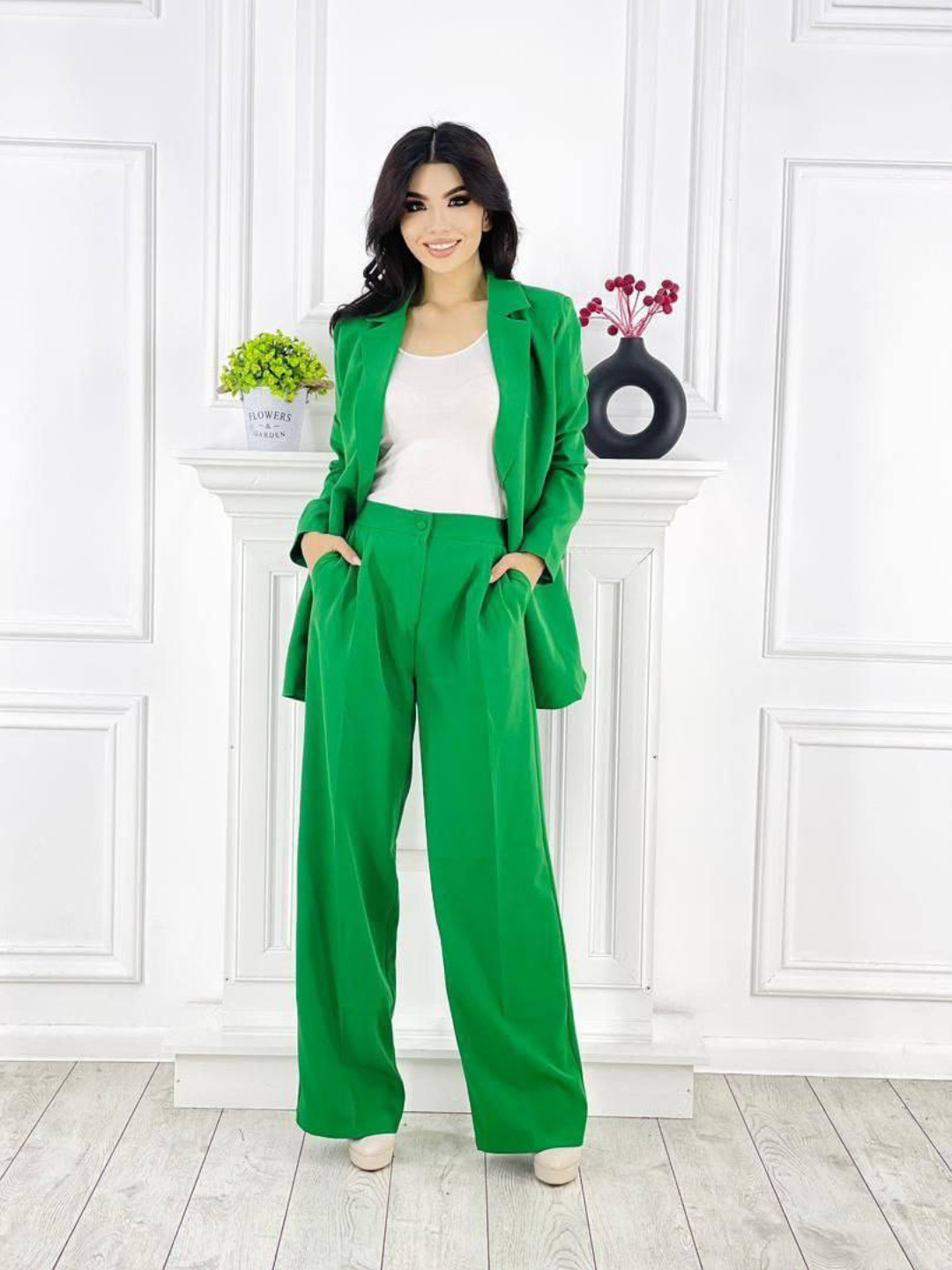 Qattiq kostyumli ayollar