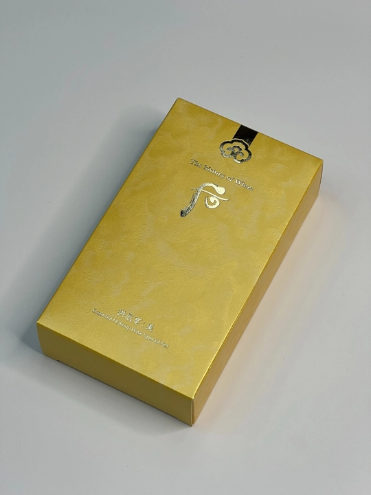 The History of Whoo Essential Makeup Base makiyaj uchun namlovchi mohiyat-bazasi to'plami