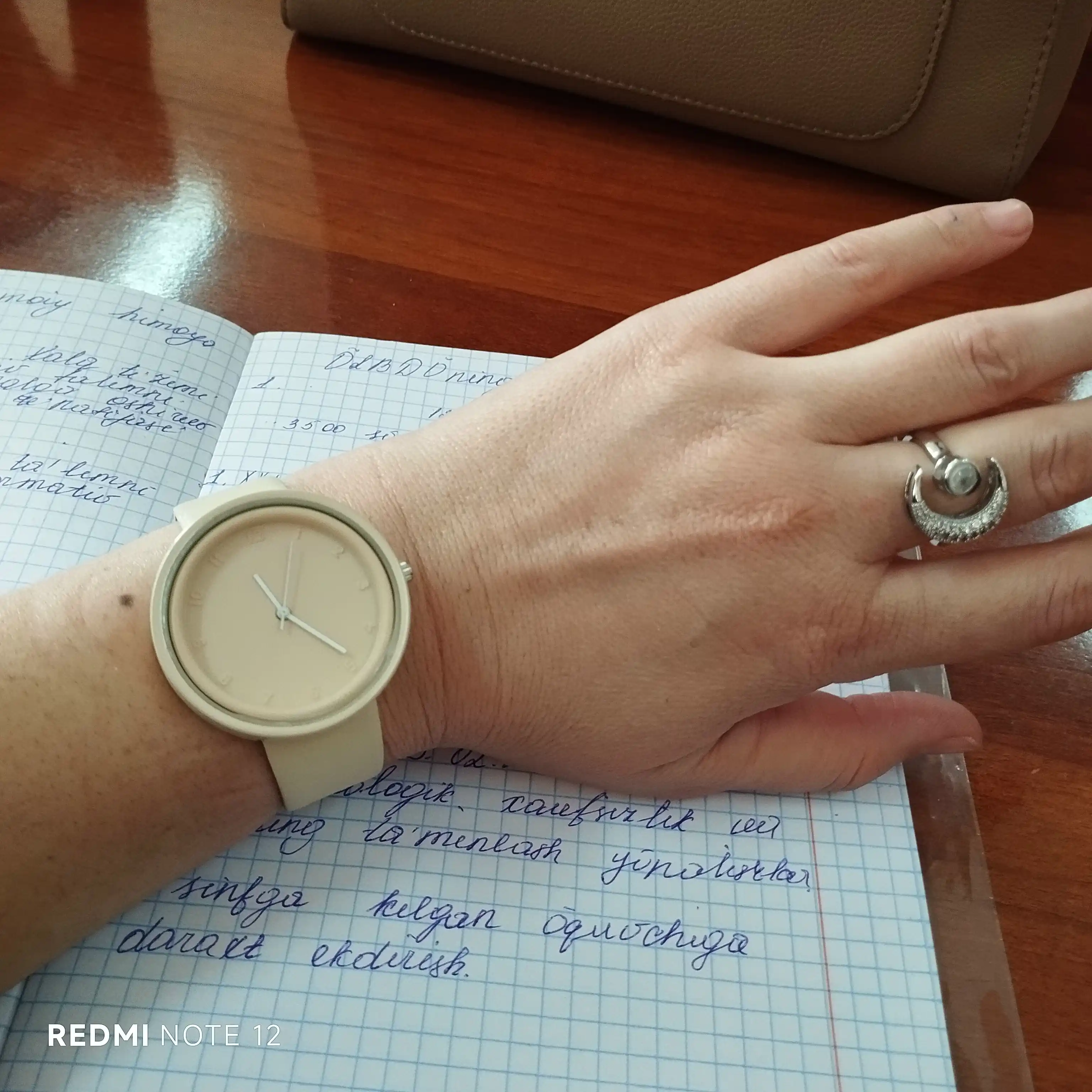 Часы для женщин и девушек