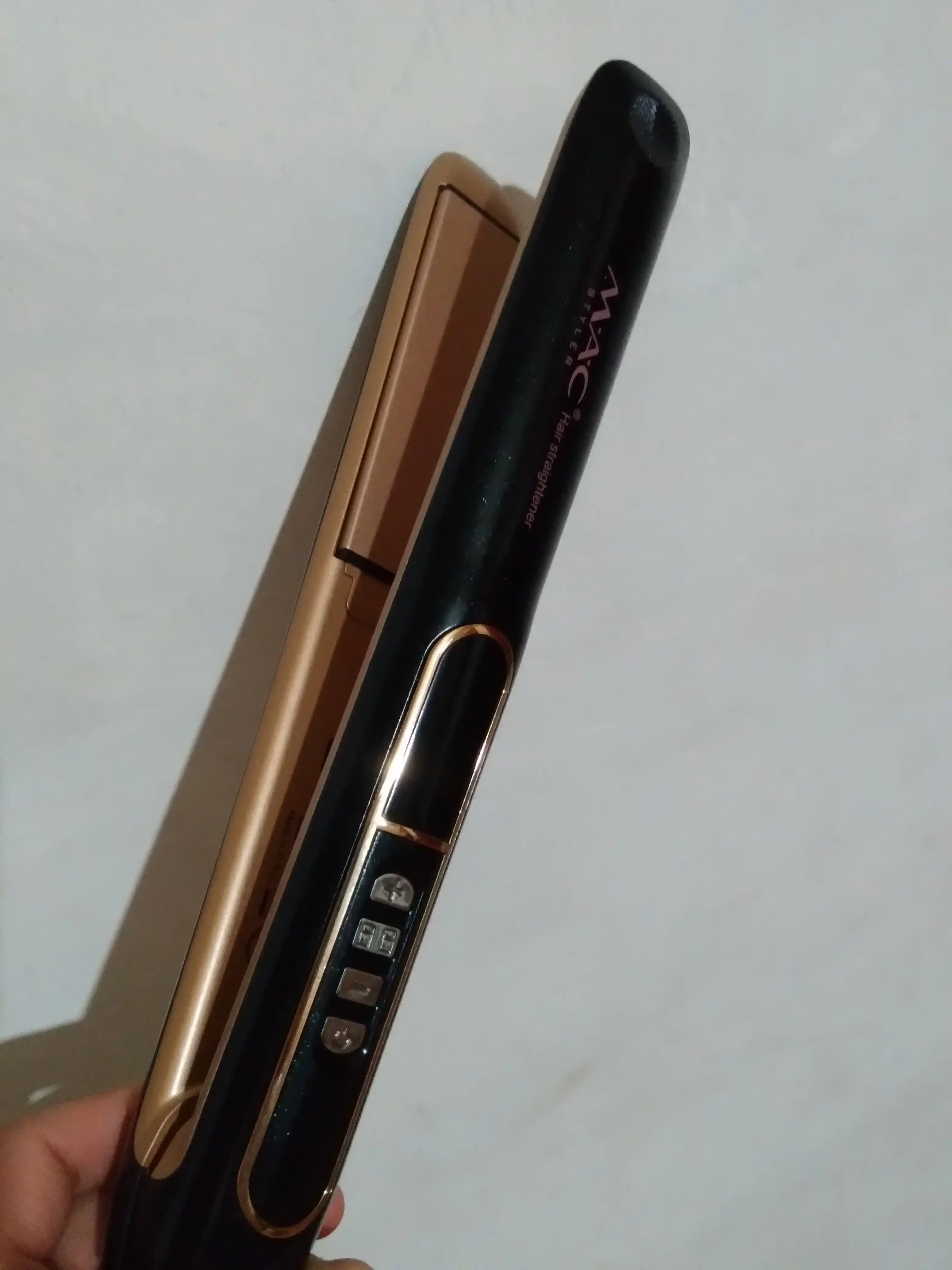 Dazmol sochlarni tekislash uchun professional  MAC MC-3067, stayler-ployka