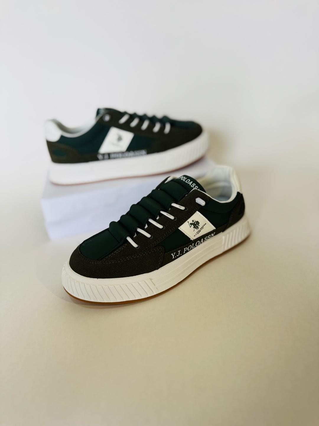 Cunnilingus ishda porno video