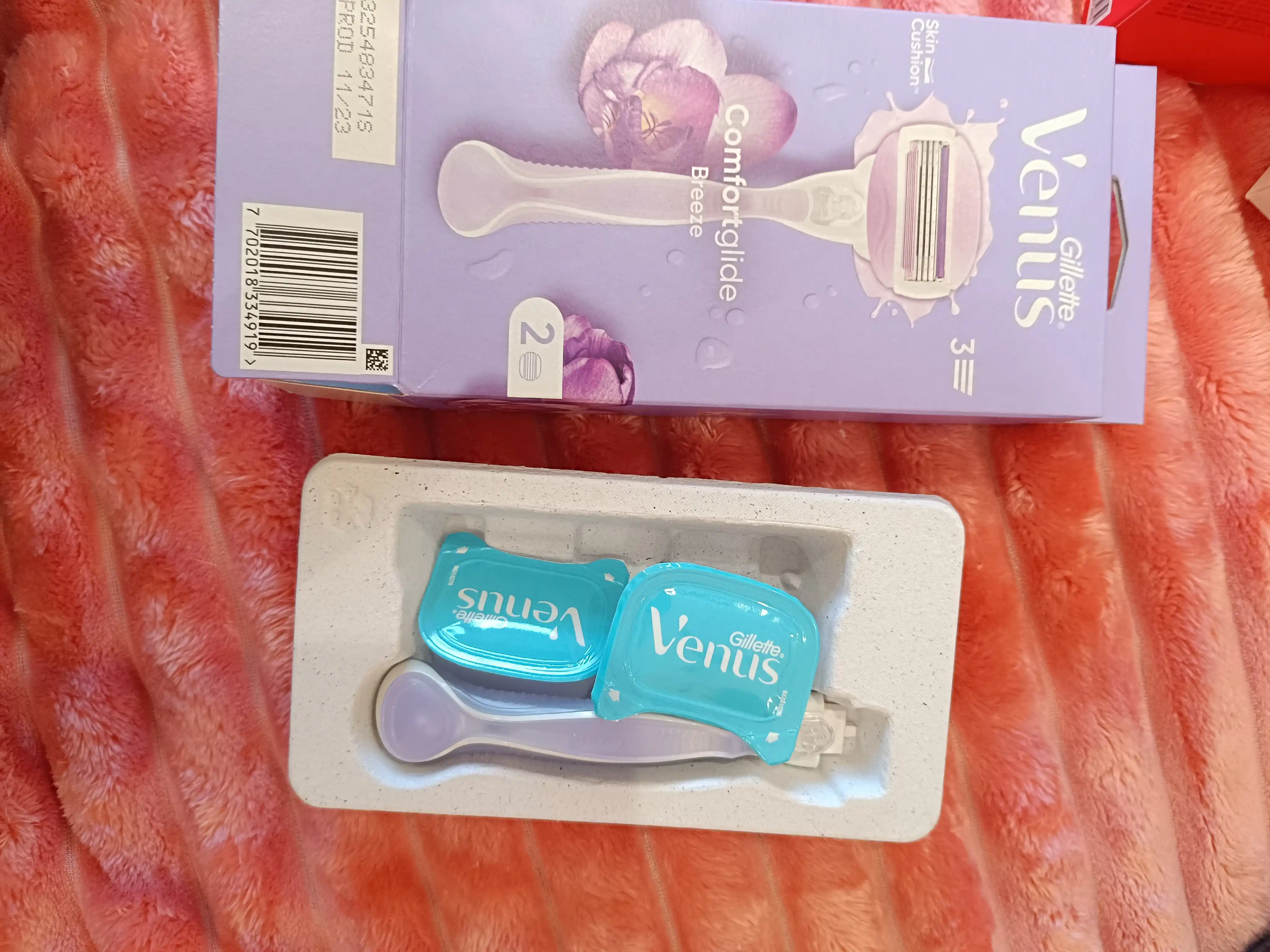 Женская бритва Venus Comfort Glide Breeze с 2сменными кассетами