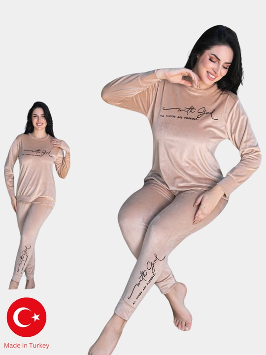 Pijama ayollar uchun, futbolka va shimlar - 
