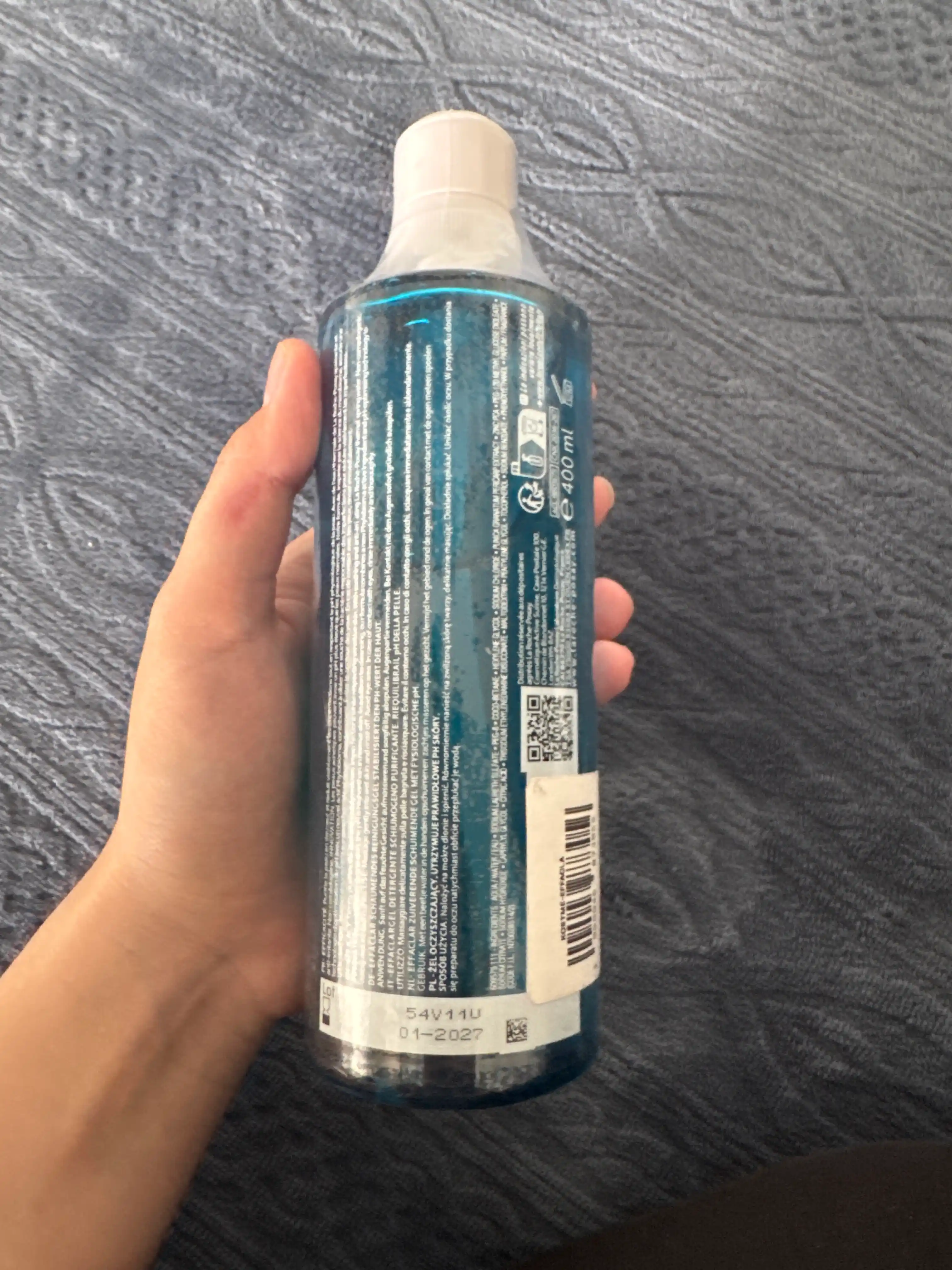 Yog‘li, sezgir va husnbuzarga moyil teri uchun Effaclar tozalovchi ko‘pikli gel, 400 ml