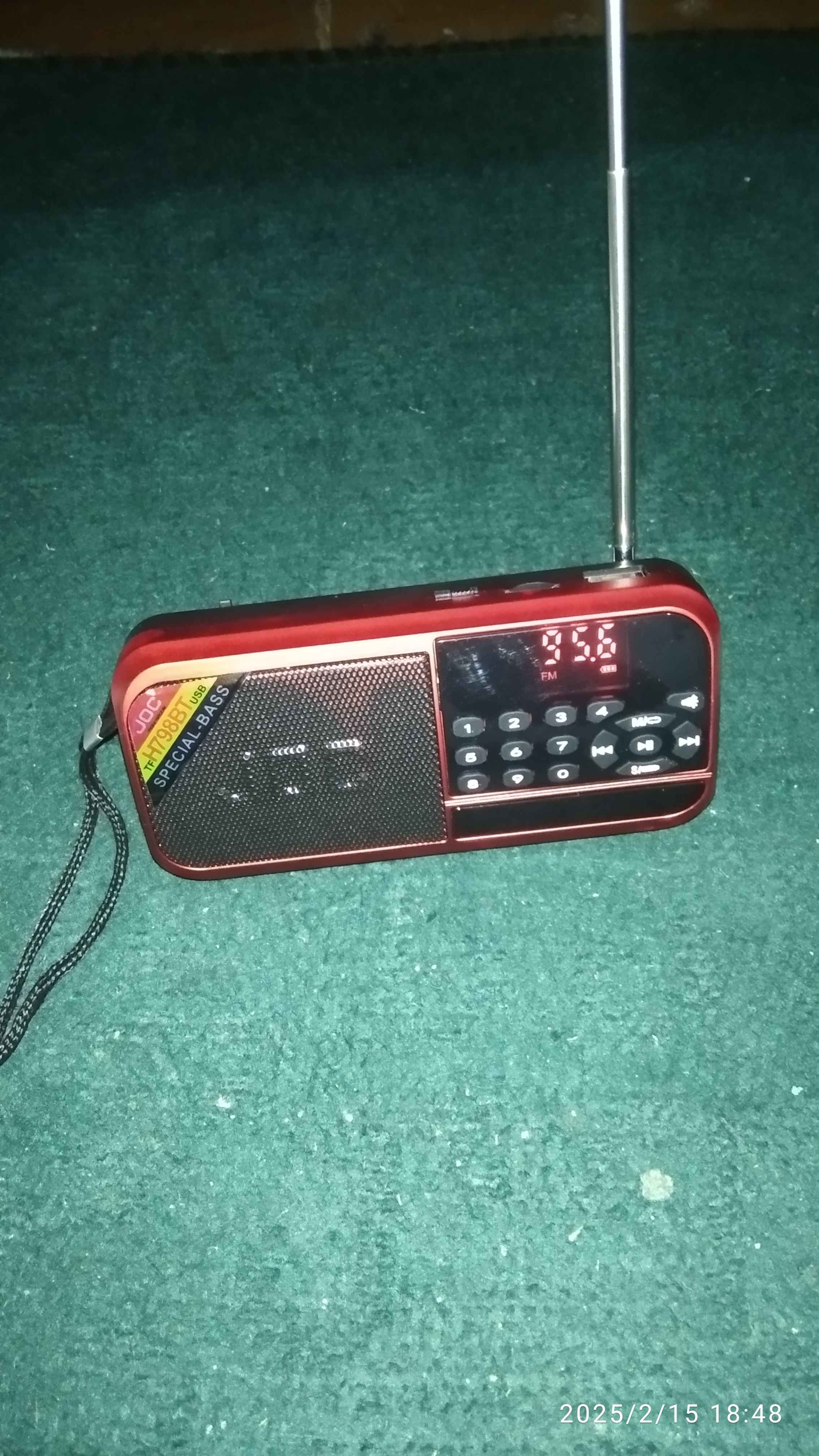 Kolonka radio va Bluetooth radio qabul qiluvchilar, 2 tasi 1 da