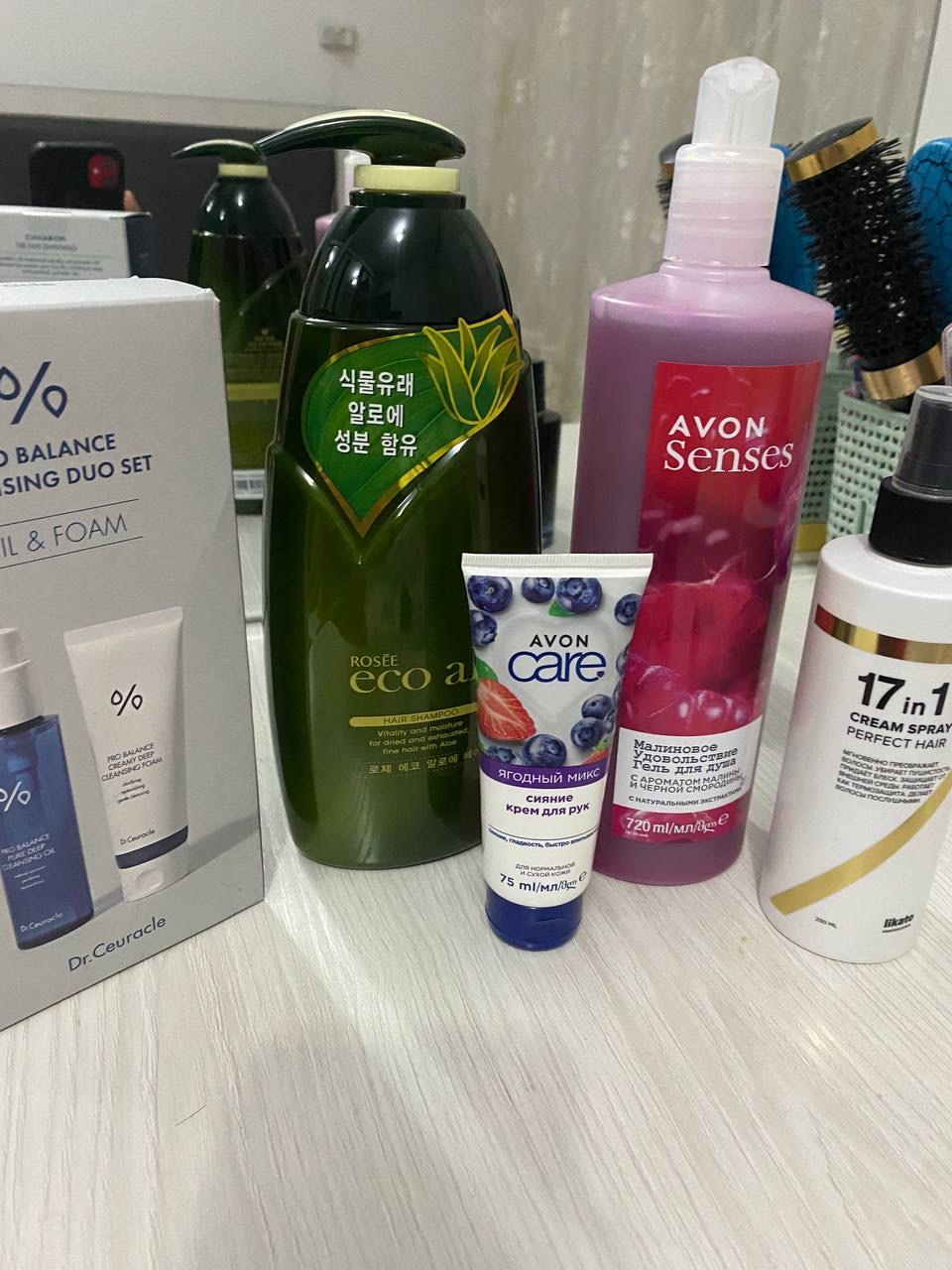 Гель для душа Avon, Малина и смородина, 720 мл