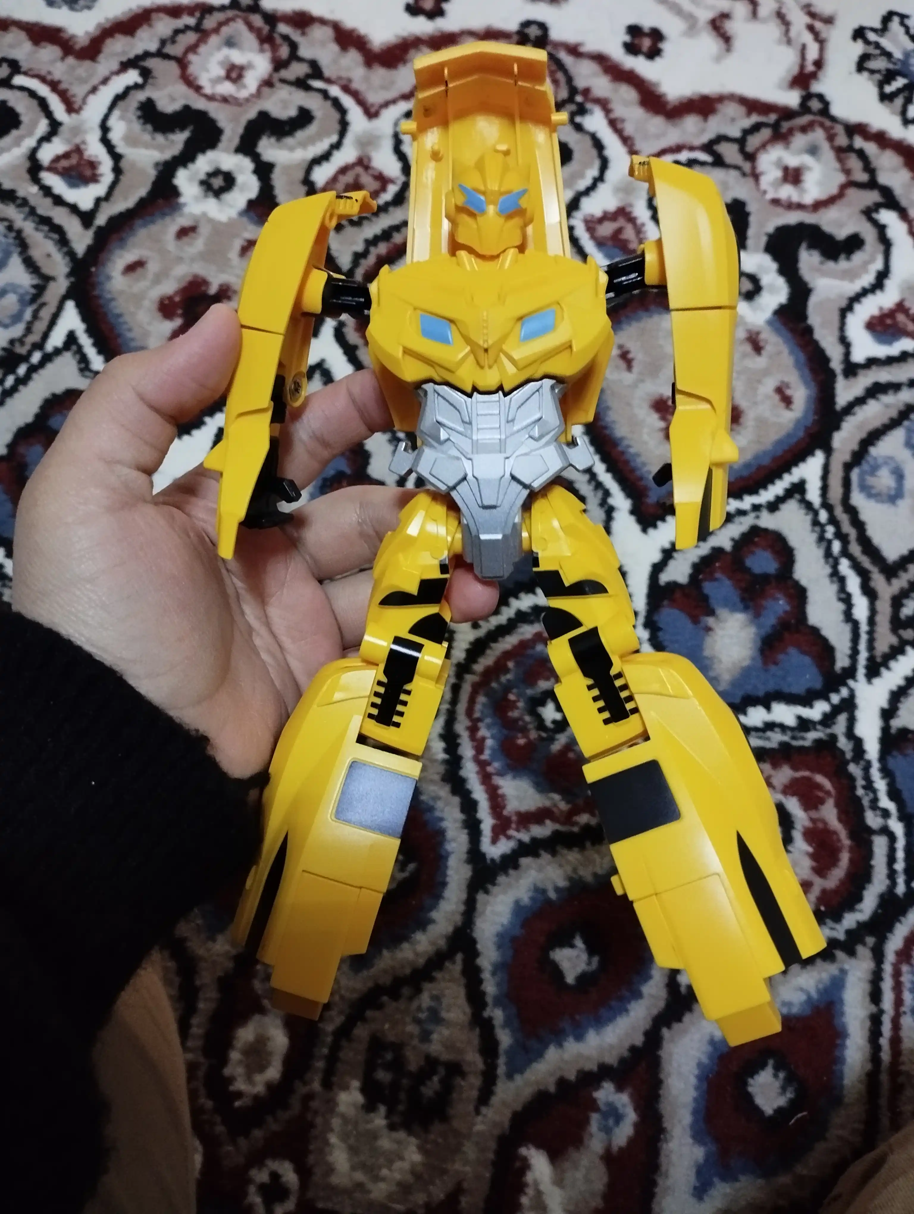 Robot-transformer FIDGO, robot va avtomobil ko‘rinishi