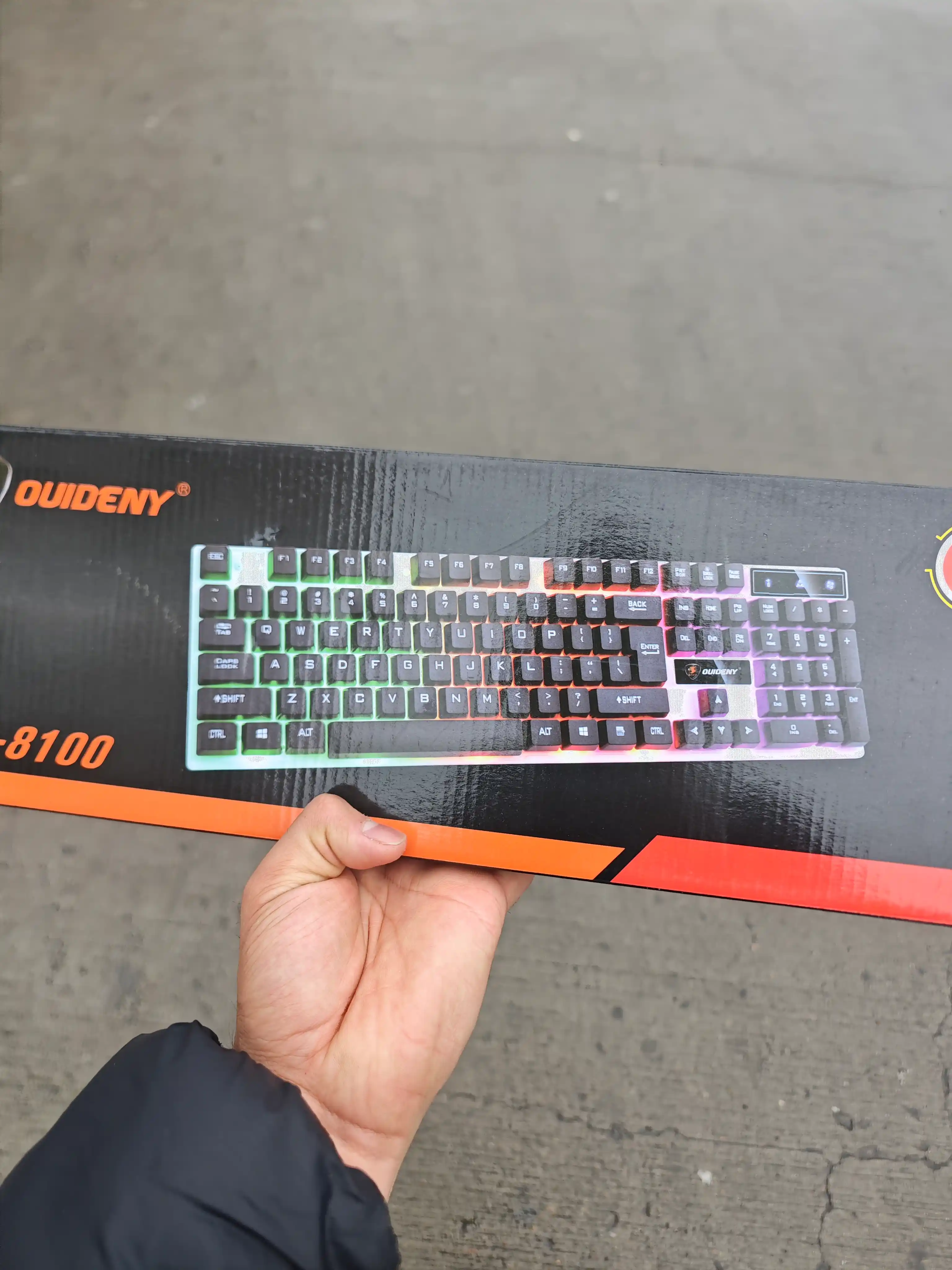 O'yin uchun smart klaviatura va sichqoncha RGB yoritgichi bilan, LED chiroqli