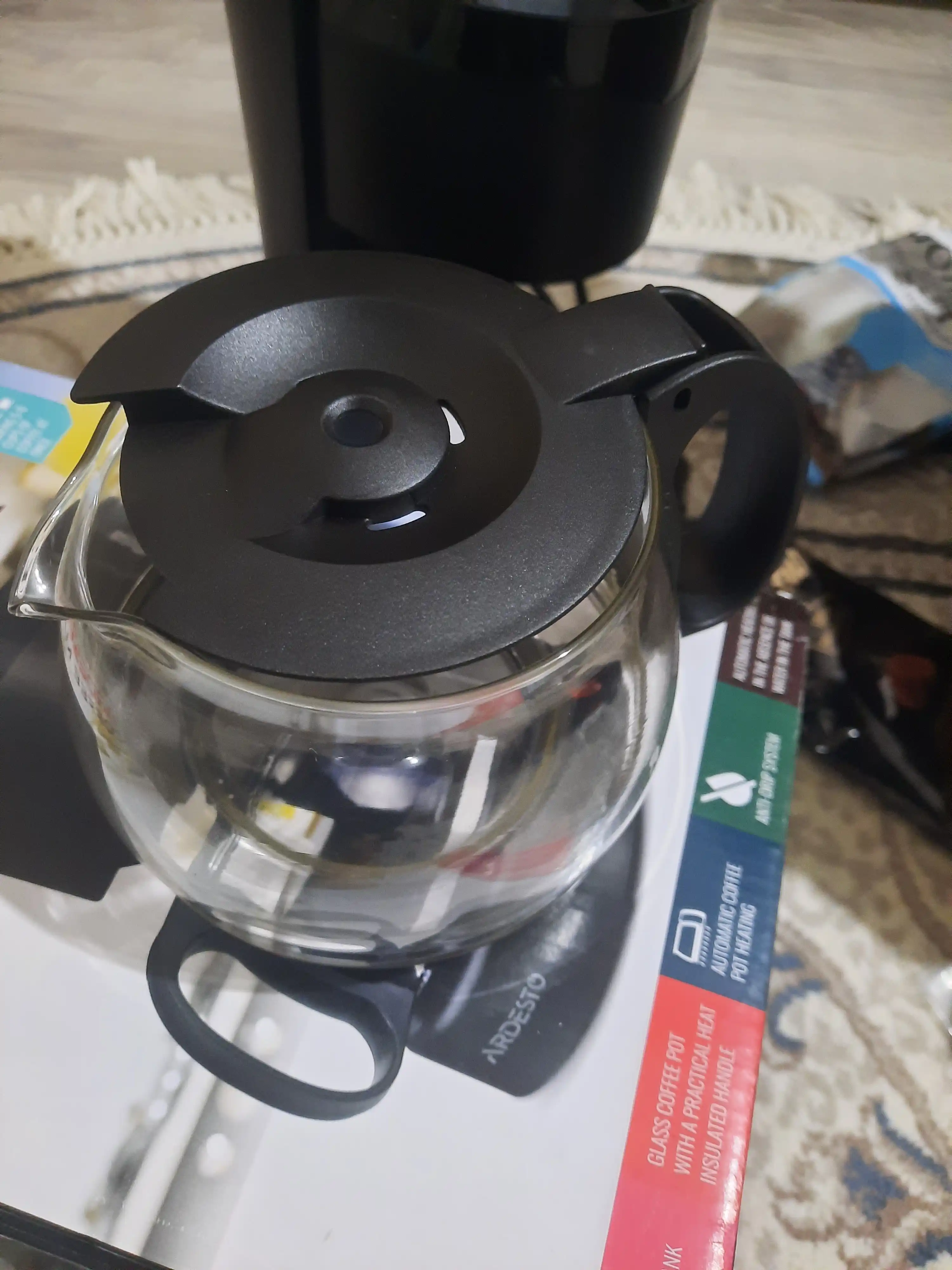 ARDESTO YCM-D060 tomchilatib qahva qaynatgich, hajmi 600 ml, tejamkor energiya sarfi 650Vt