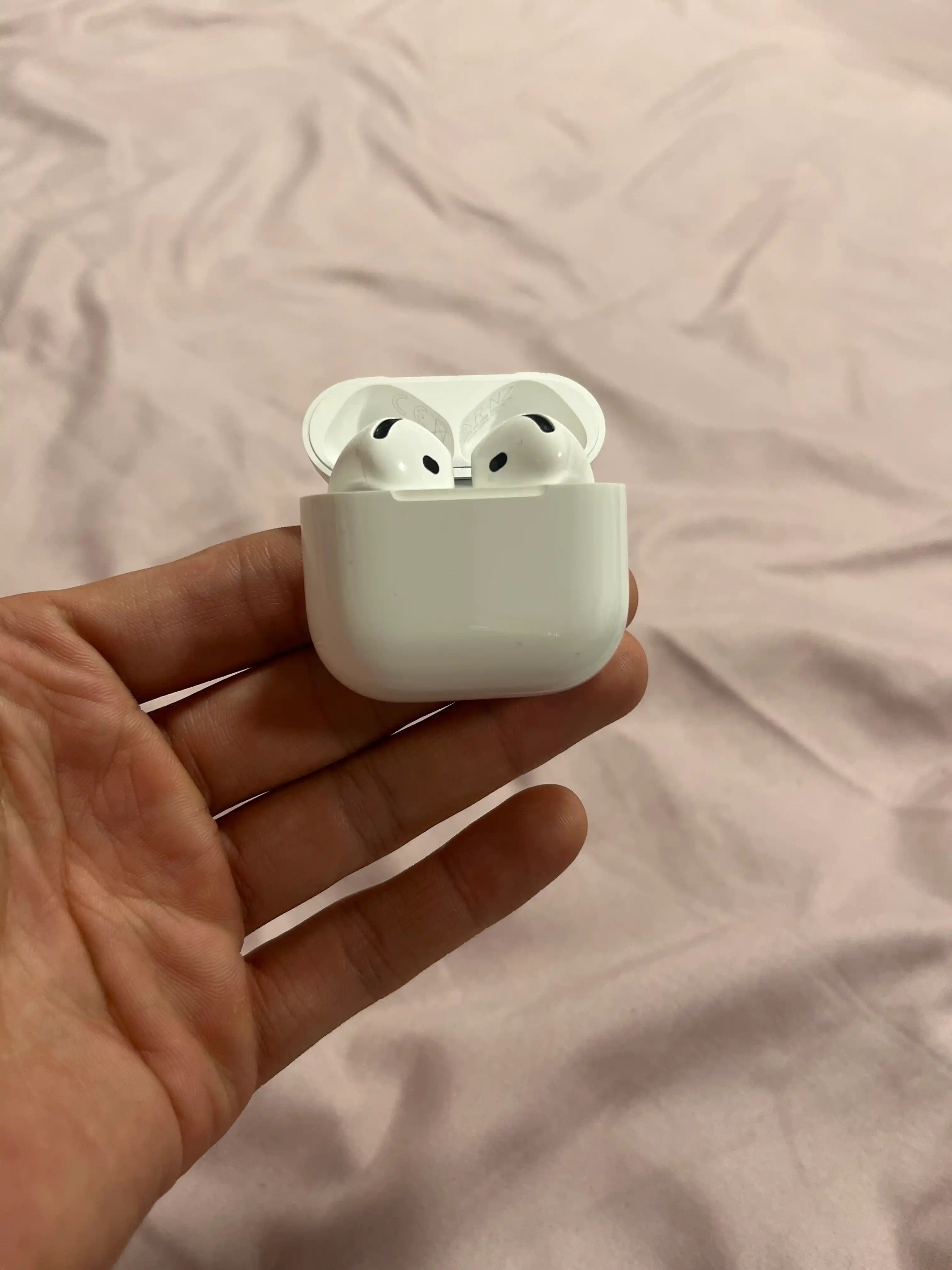 Simsiz quloqchinlar Apple AirPods 4 (2024) original