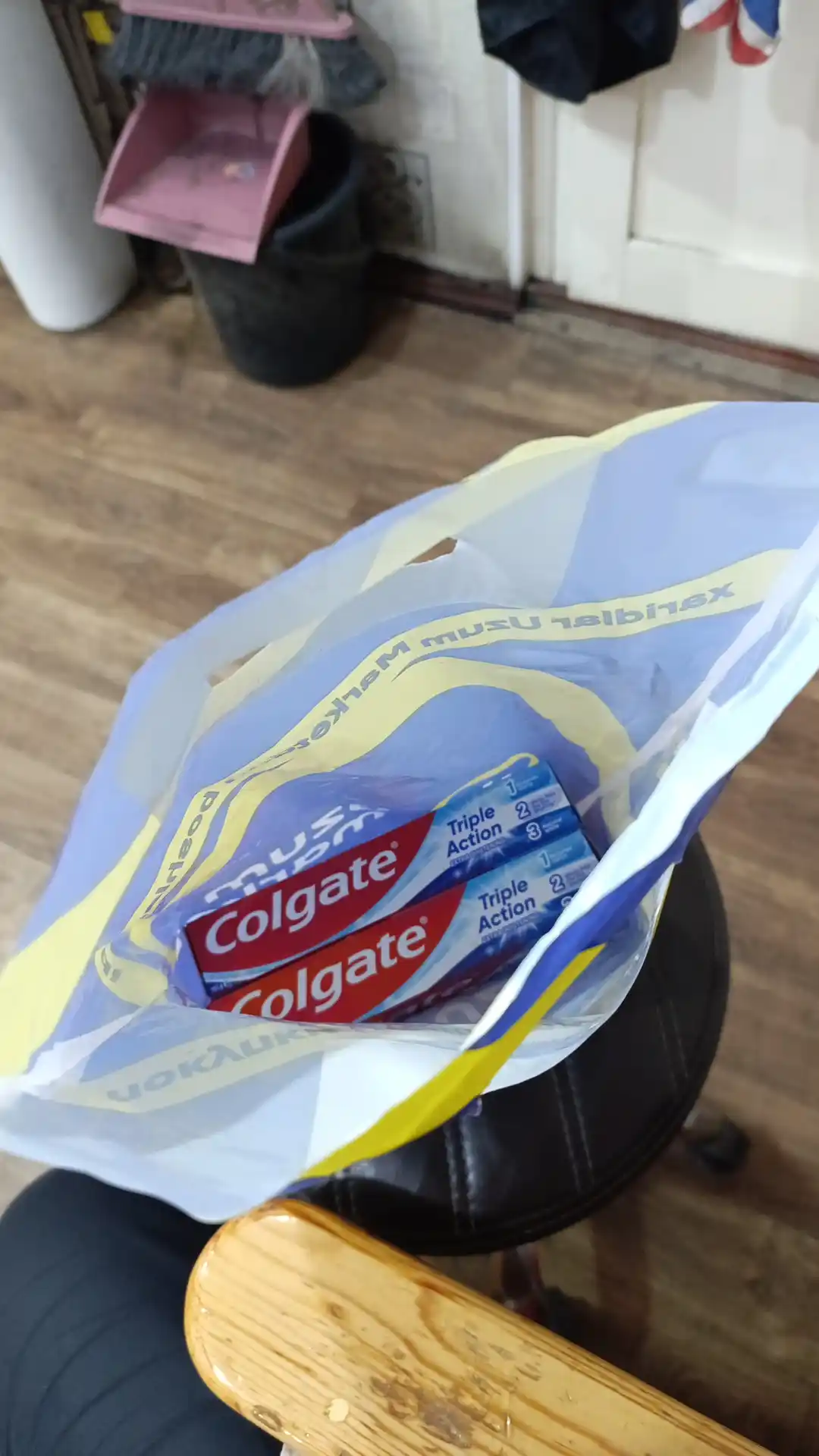 Зубная паста Colgate Экстра отбеливание для восстановления естественной белизны зубов, 100 мл