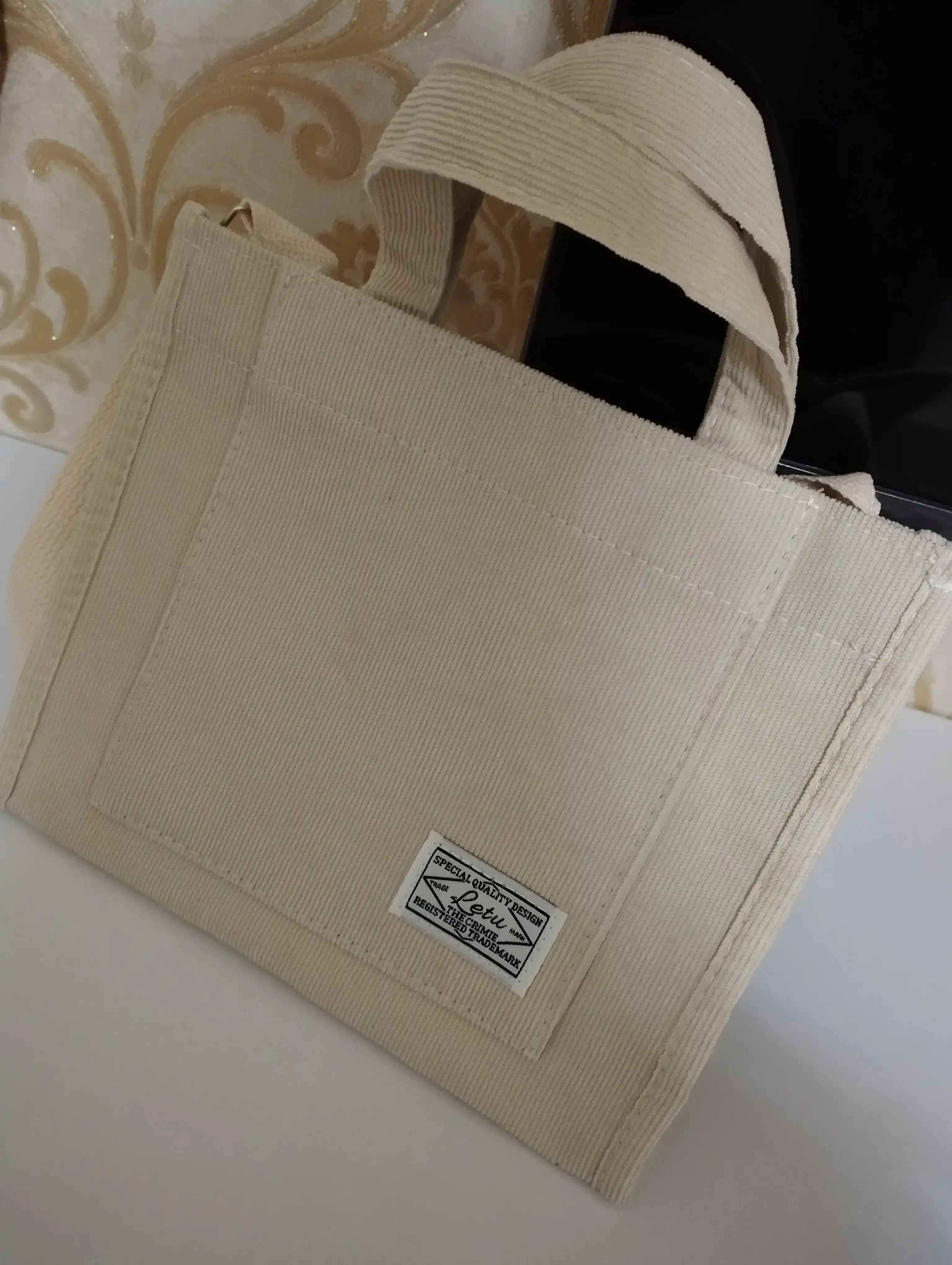 Ayollar uchun shopper sumkasi, yelkadan, velvetli