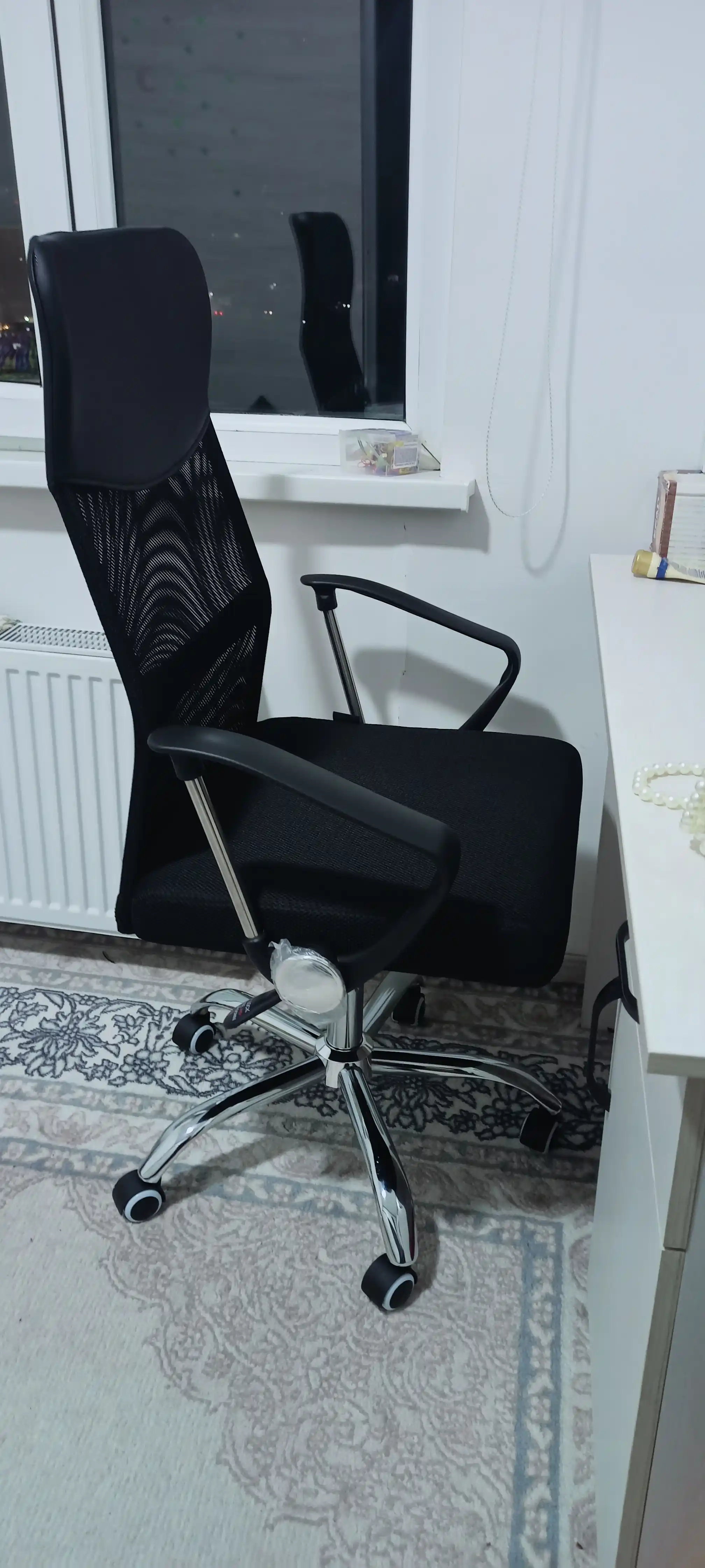 Ofis, uy va boshqa xonalar uchun kreslolar, kompyuter kreslolari