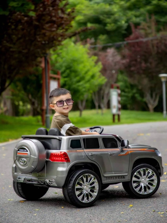 Детский электромобиль Toyota Land Cruiser 200, с пультом дистанционного управления