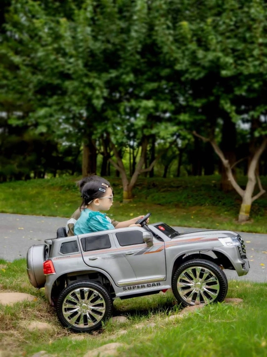 Детский электромобиль Toyota Land Cruiser 200, с пультом дистанционного управления