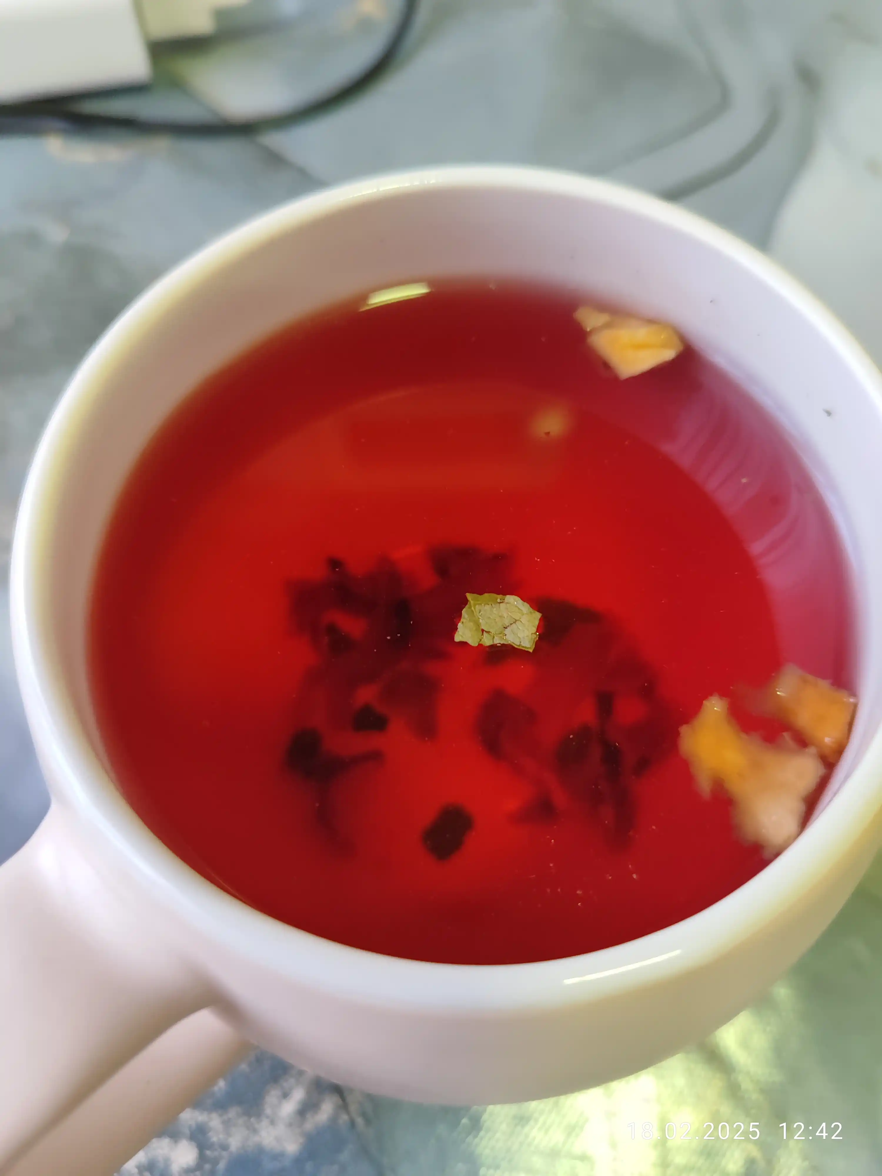 Чай красный Tess Flame, "Гибискус с ароматом земляники и с розовым перцем", 90 г