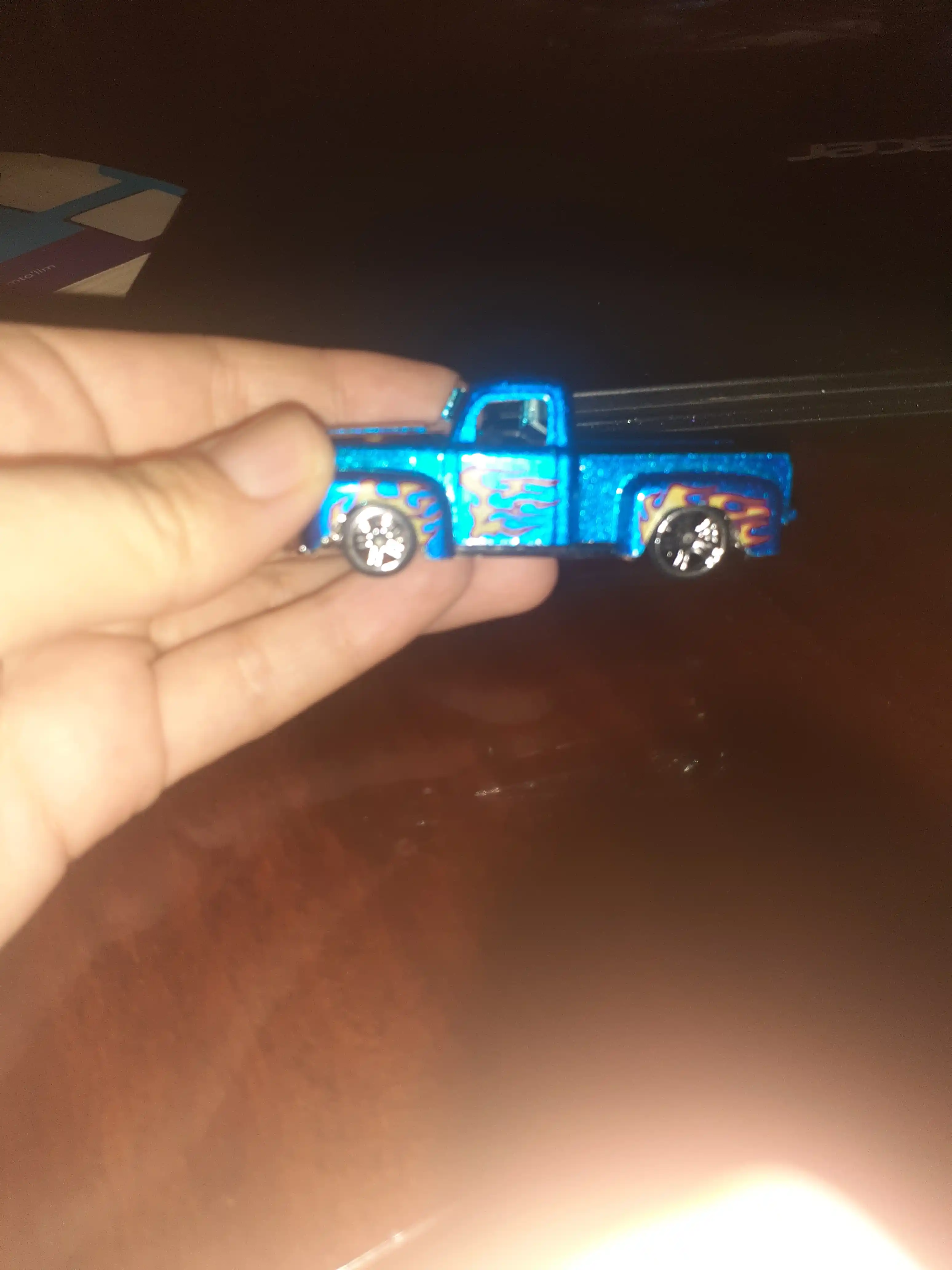 Metall mashinalar Hot Wheels stilida, to'plami 8 dona, konteynerlardan konstruktor