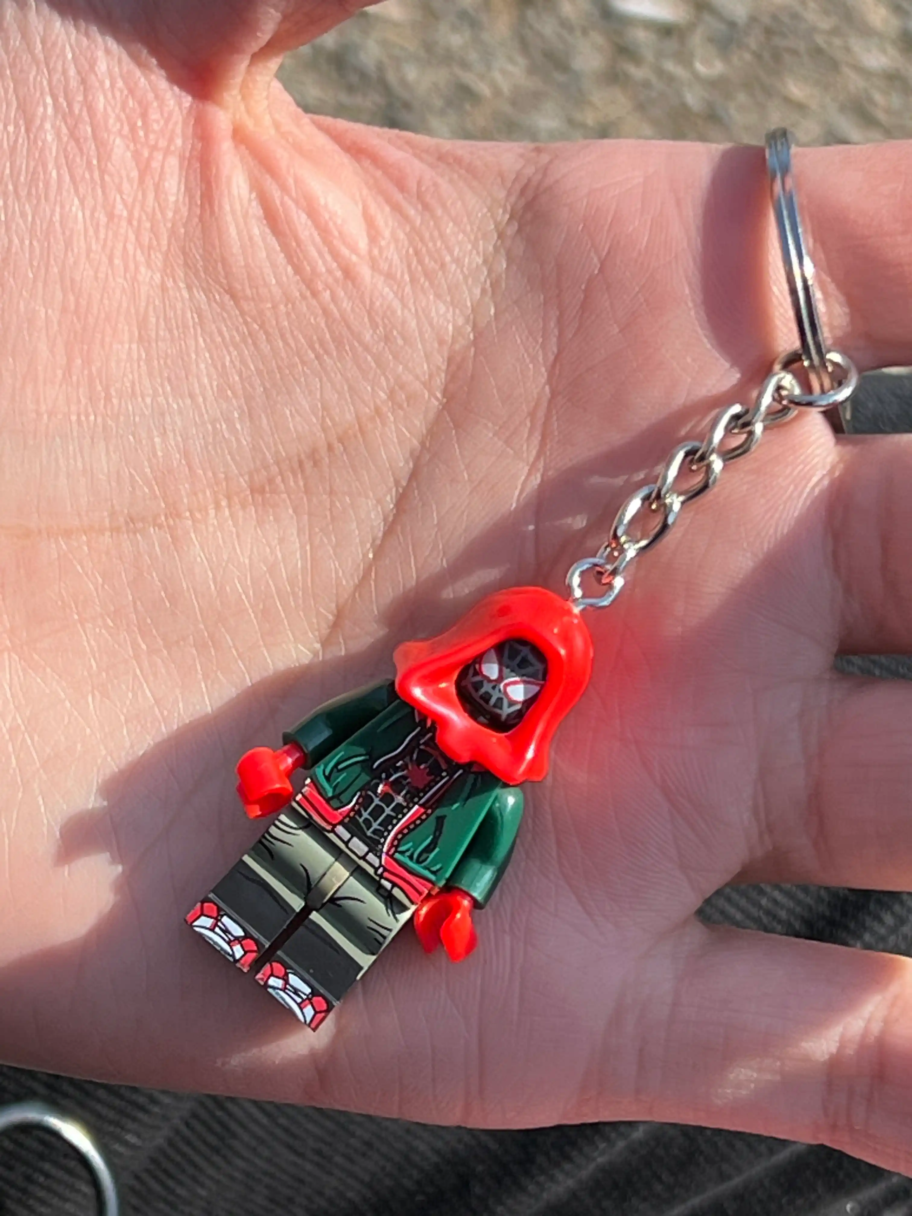 Парные брелоки в стиле Lego "Человек-Паук и Гвен Стейси"