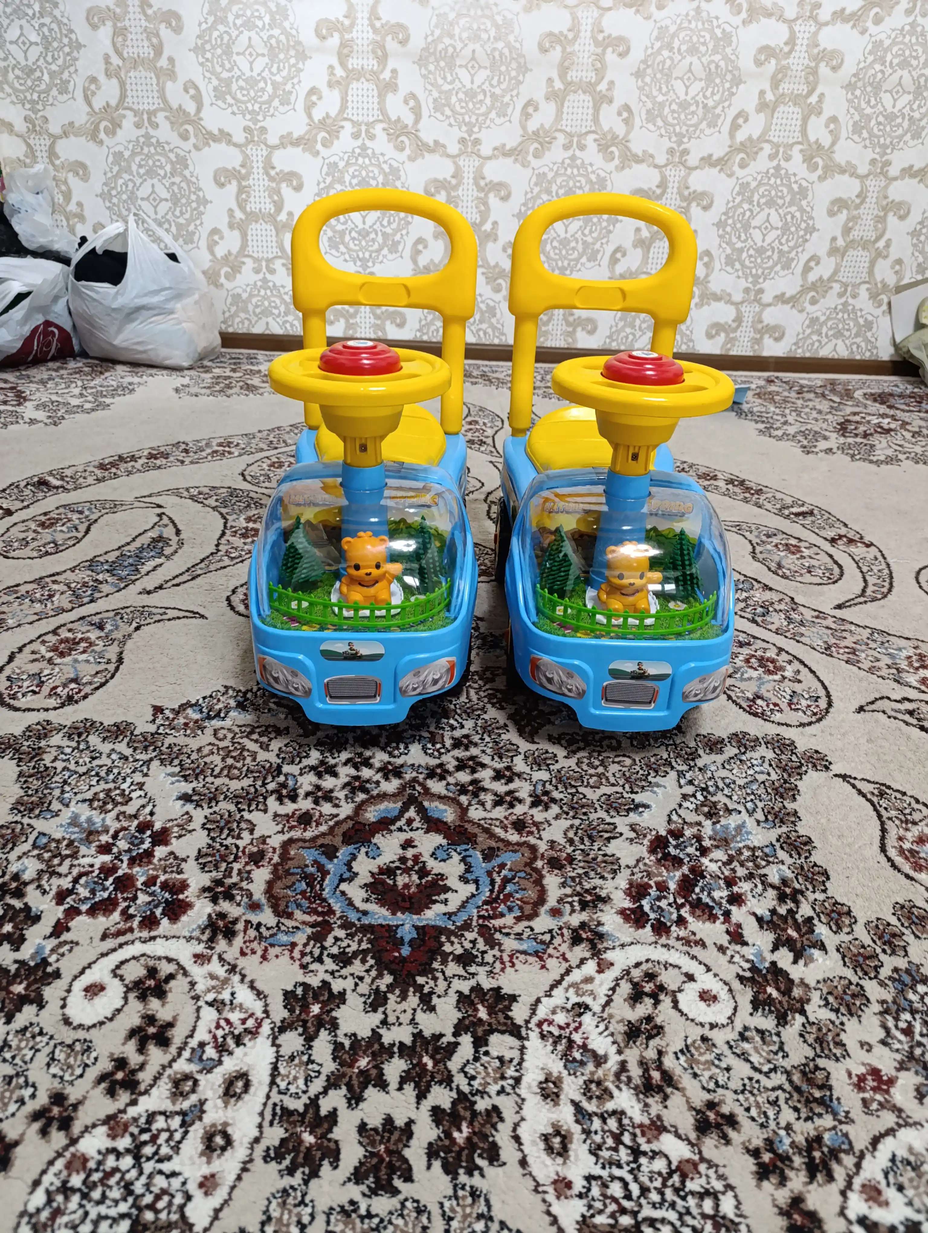 Avtomobil bolalar aravachasi Tolokar, shaffof kapot