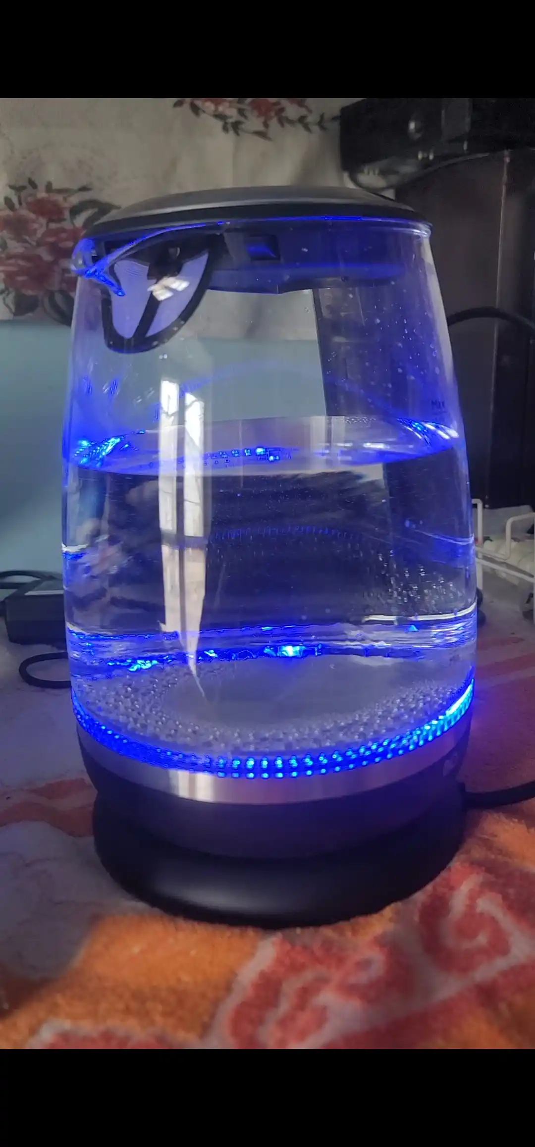 Elektr choynak BQ KT2049G, 2200 Vt, hajmi 2 litr, shisha, tez qaynaydi, yorug'lik